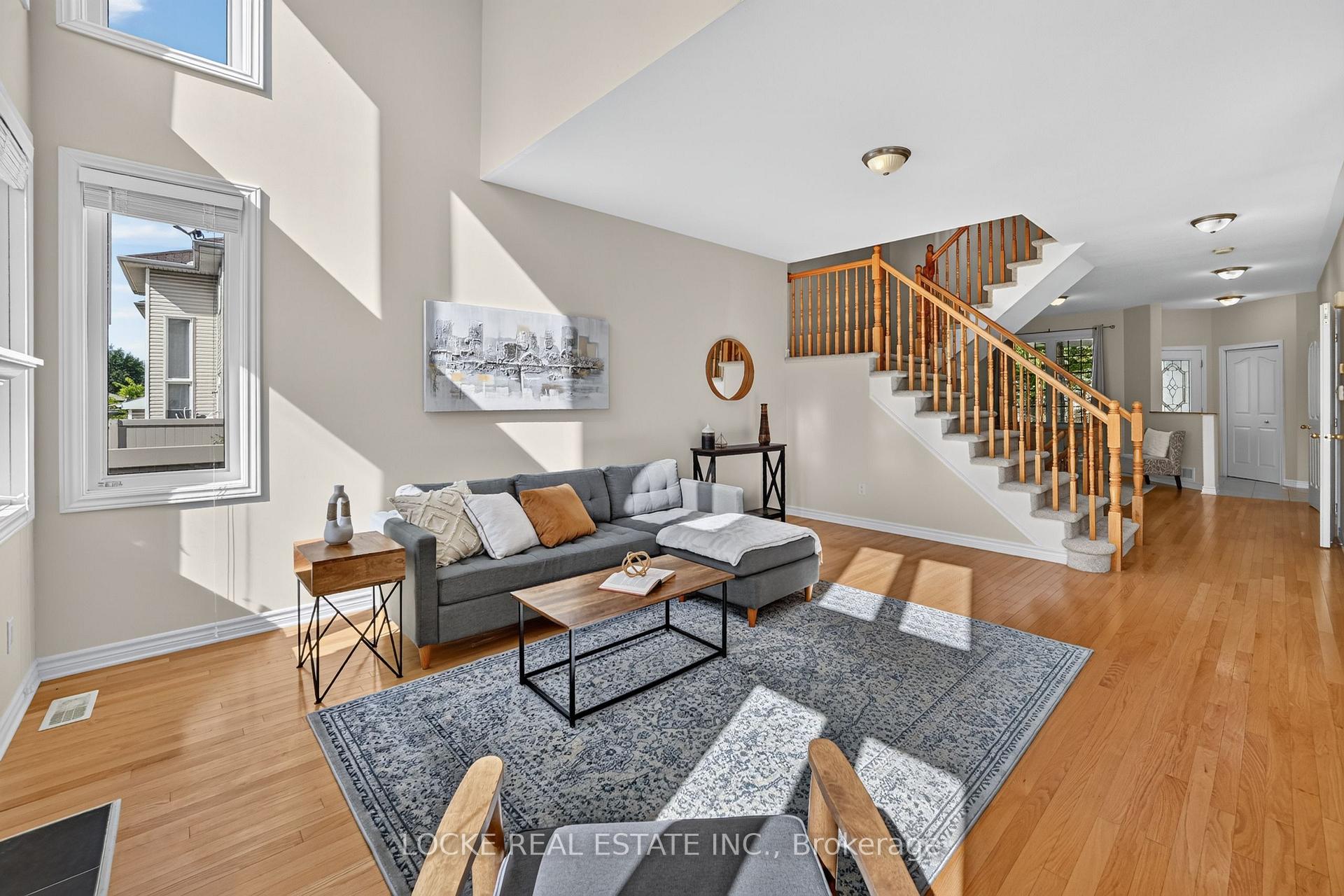 Photo 5 of 658 Everlasting Crescent, Ottawa, Springridge/East Village — HOMEH