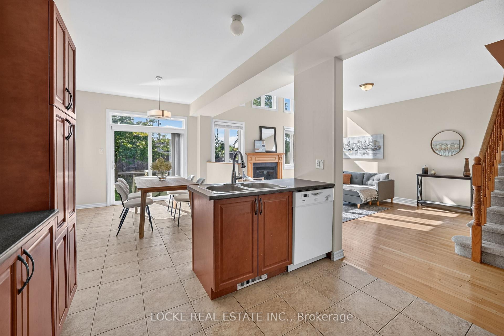 Photo 10 of 658 Everlasting Crescent, Ottawa, Springridge/East Village — HOMEH
