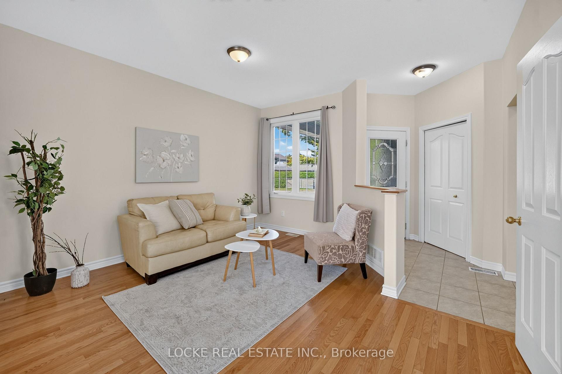 Photo 15 of 658 Everlasting Crescent, Ottawa, Springridge/East Village — HOMEH