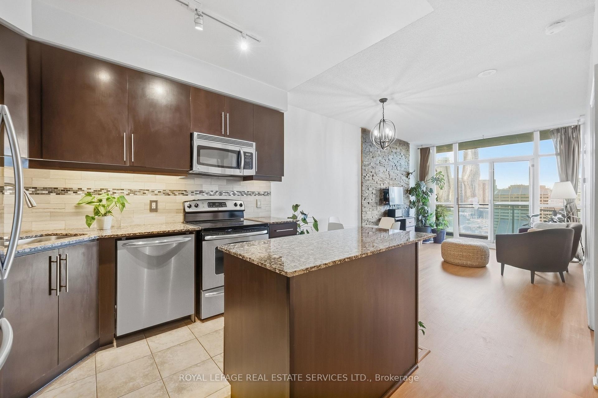 Photo 3 of Unit 1504, 223 Webb Drive, Mississauga, City Centre — HOMEH