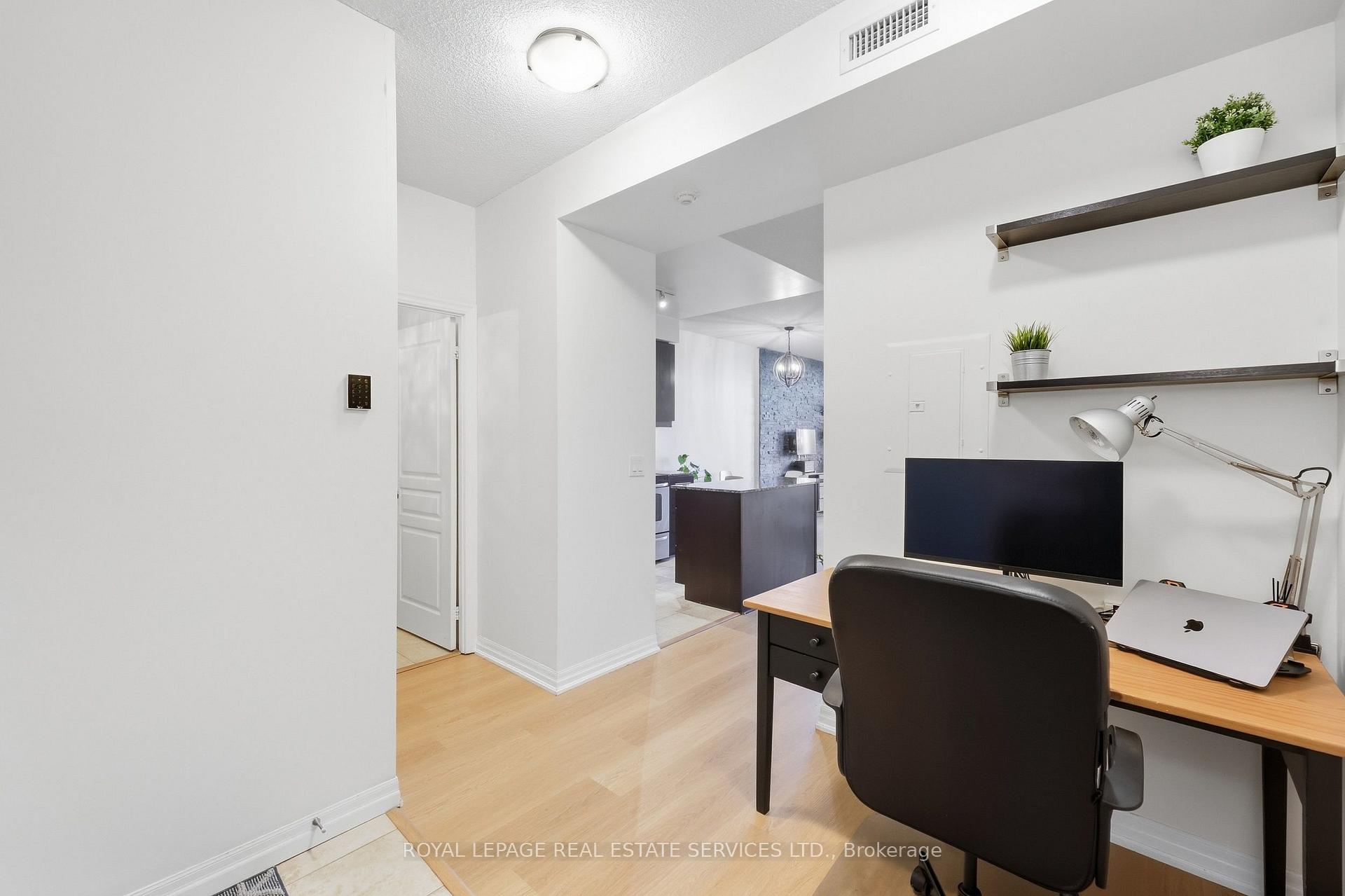 Photo 8 of Unit 1504, 223 Webb Drive, Mississauga, City Centre — HOMEH