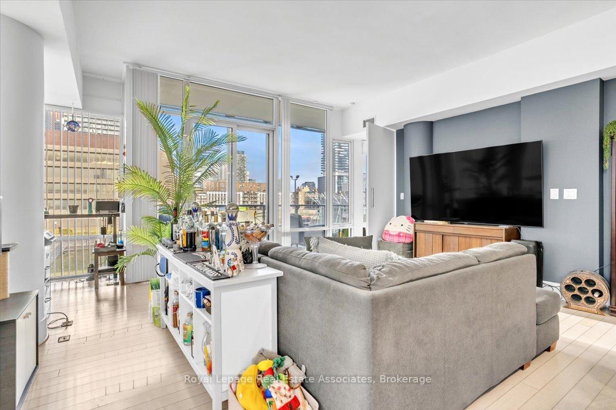 Photo 10 of Unit 323, 29 Queens Quay E, Toronto, Waterfront Communities — HOMEH