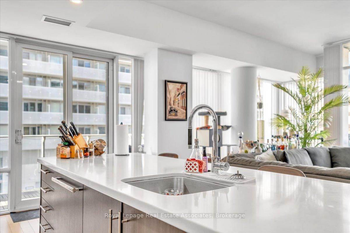 Photo 13 of Unit 323, 29 Queens Quay E, Toronto, Waterfront Communities — HOMEH