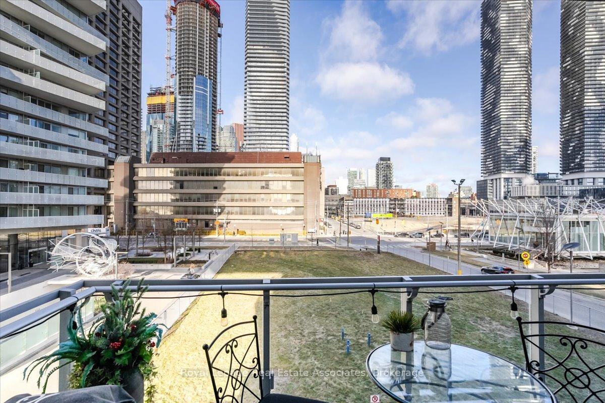 Photo 39 of Unit 323, 29 Queens Quay E, Toronto, Waterfront Communities — HOMEH
