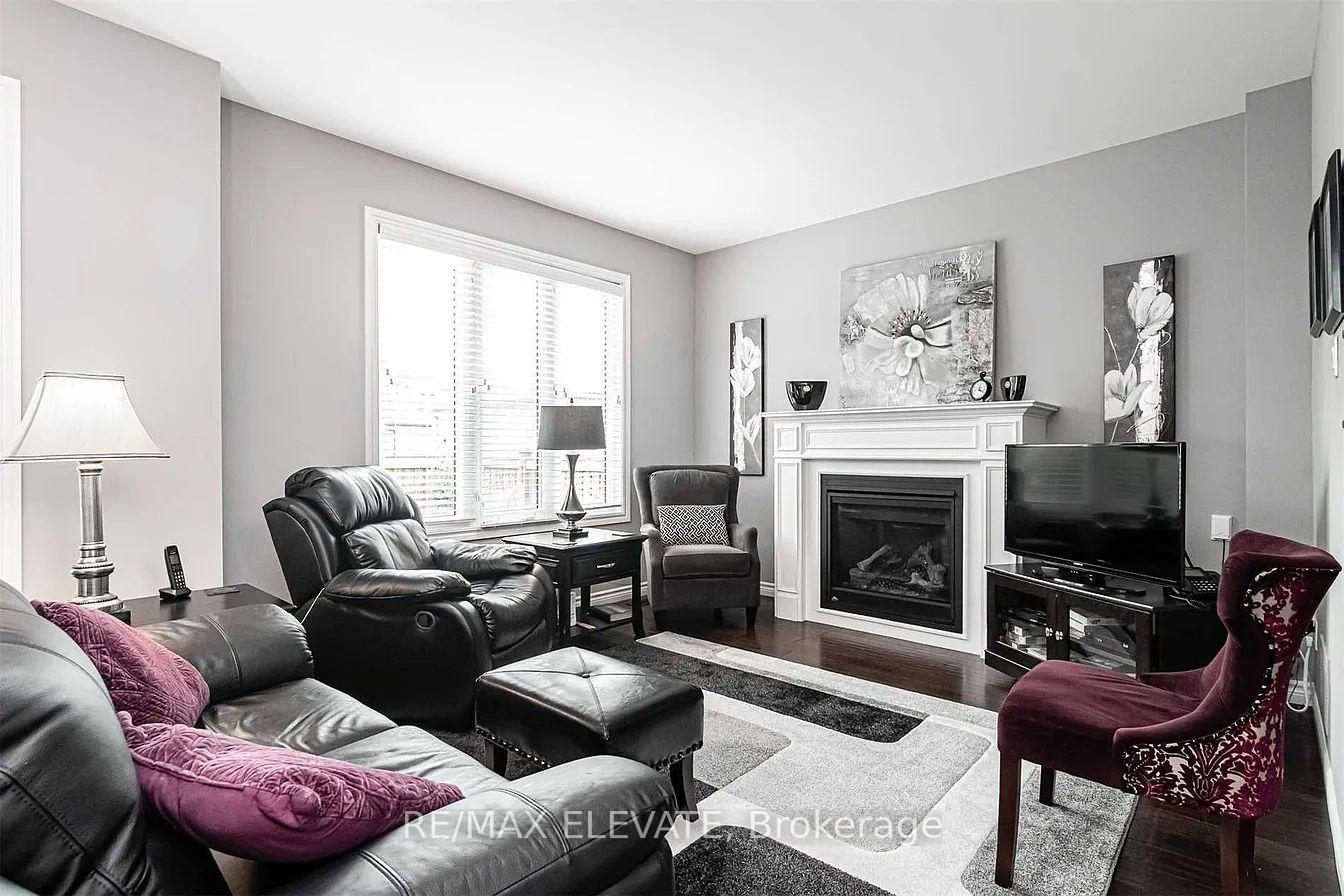 Photo 5 of 62 Murray Tabb Street, Clarington, Bowmanville — HOMEH