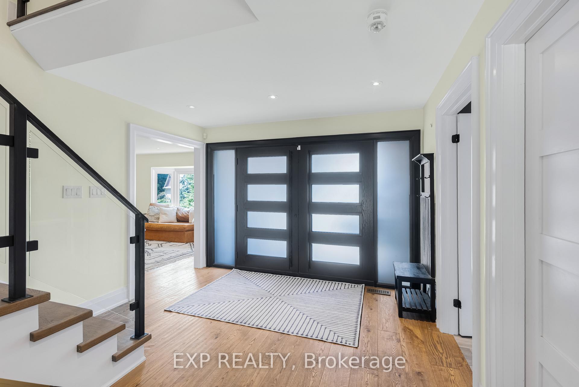 Photo 4 of 17 Chamberlain Court, King, Nobleton — HOMEH