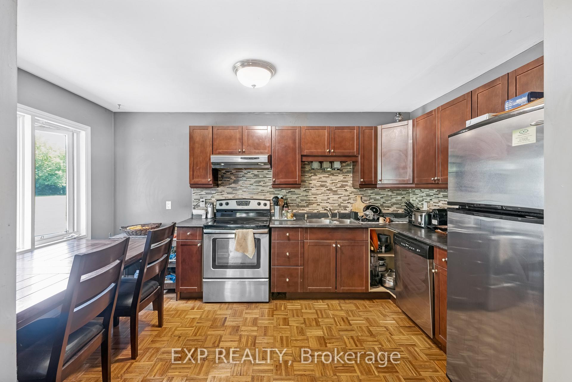 Photo 38 of 17 Chamberlain Court, King, Nobleton — HOMEH