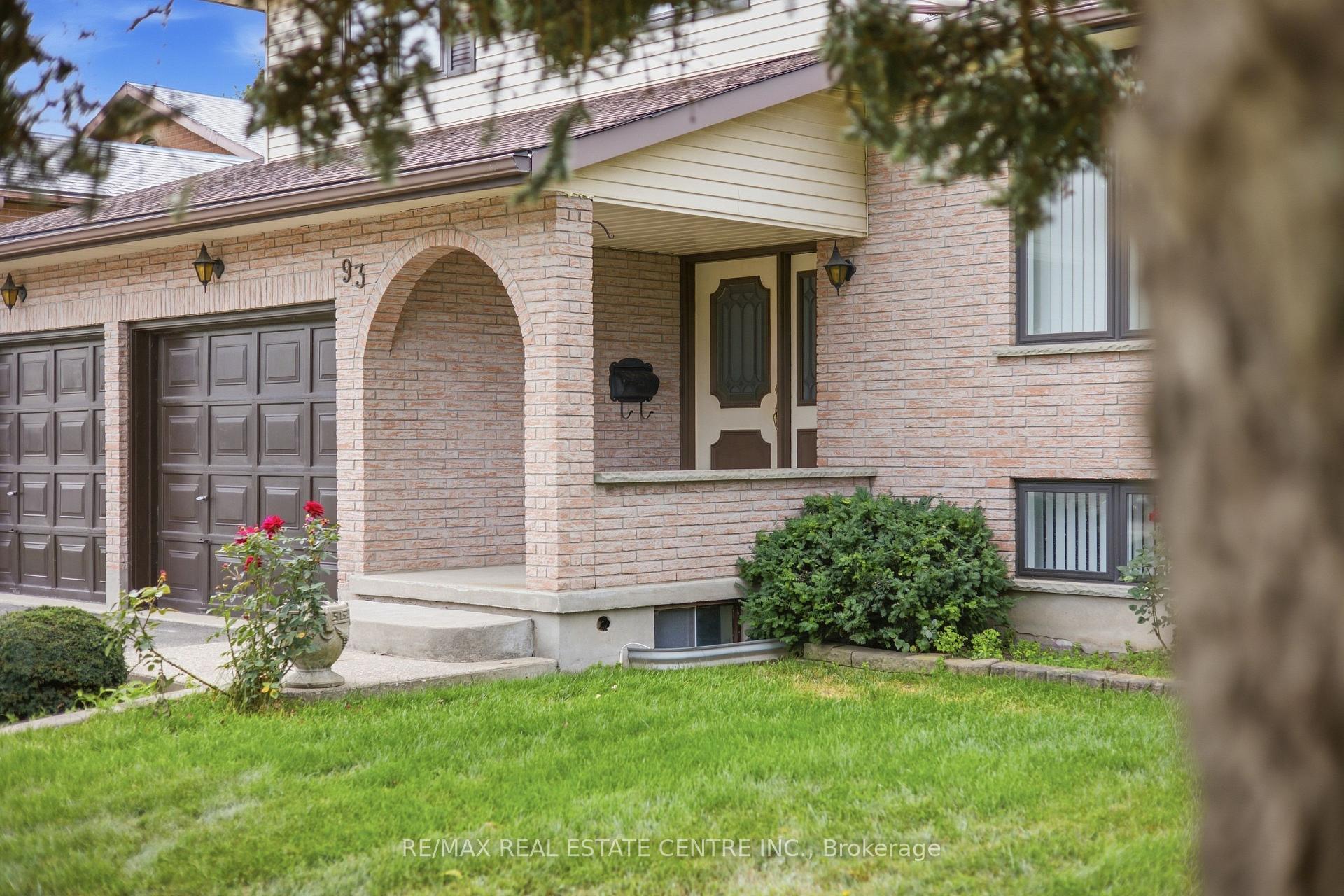 Photo 4 of 93 Old Chicopee Drive, Kitchener, Stanley Park — HOMEH