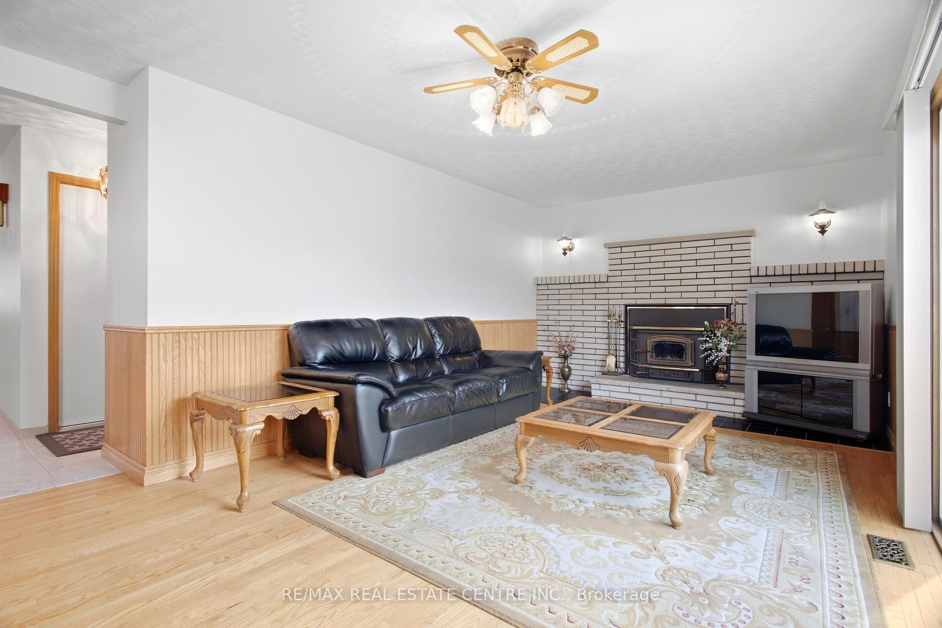 Photo 12 of 93 Old Chicopee Drive, Kitchener, Stanley Park — HOMEH