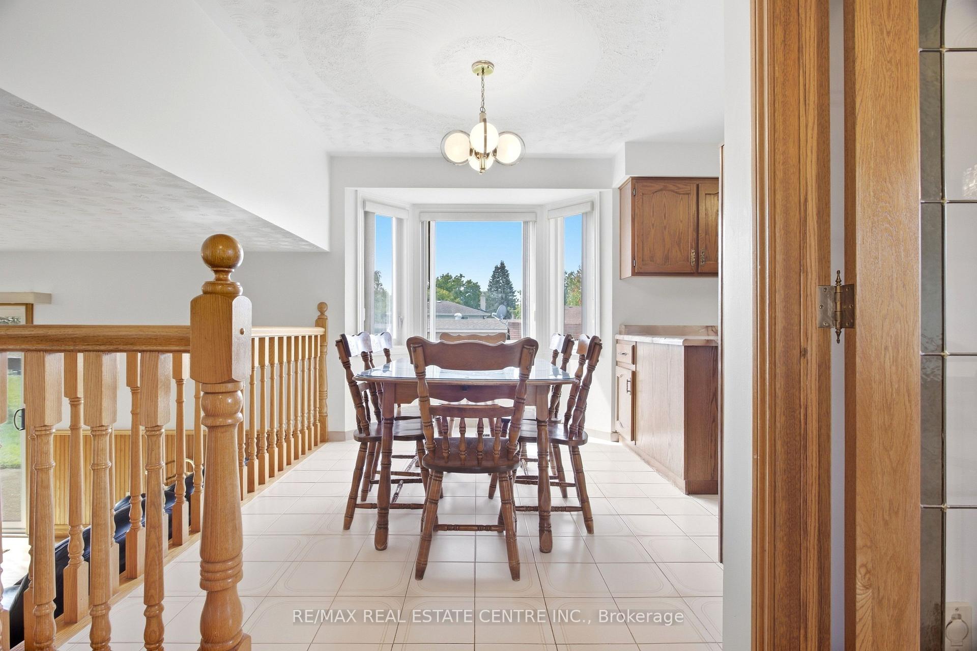 Photo 15 of 93 Old Chicopee Drive, Kitchener, Stanley Park — HOMEH