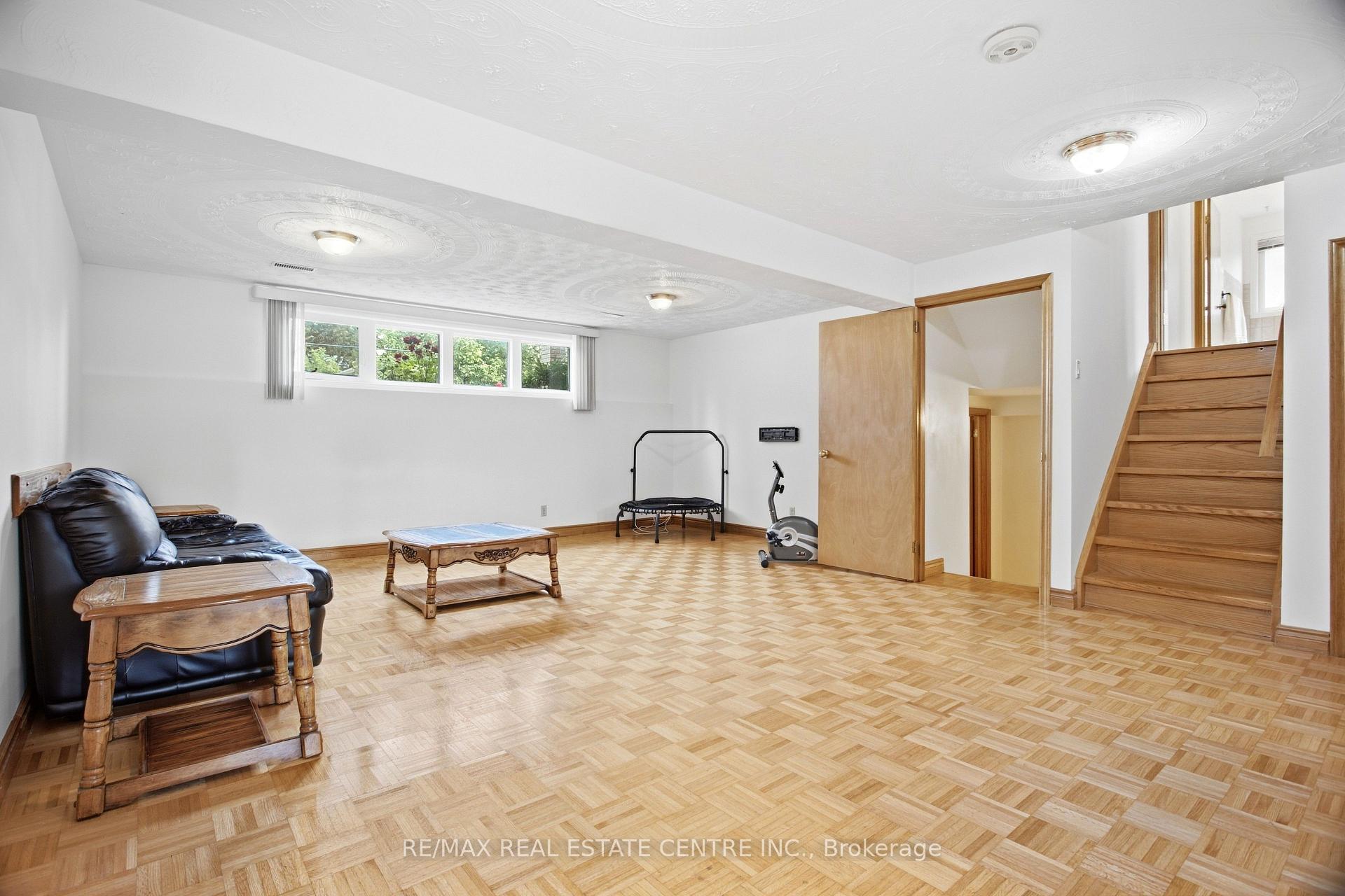 Photo 30 of 93 Old Chicopee Drive, Kitchener, Stanley Park — HOMEH