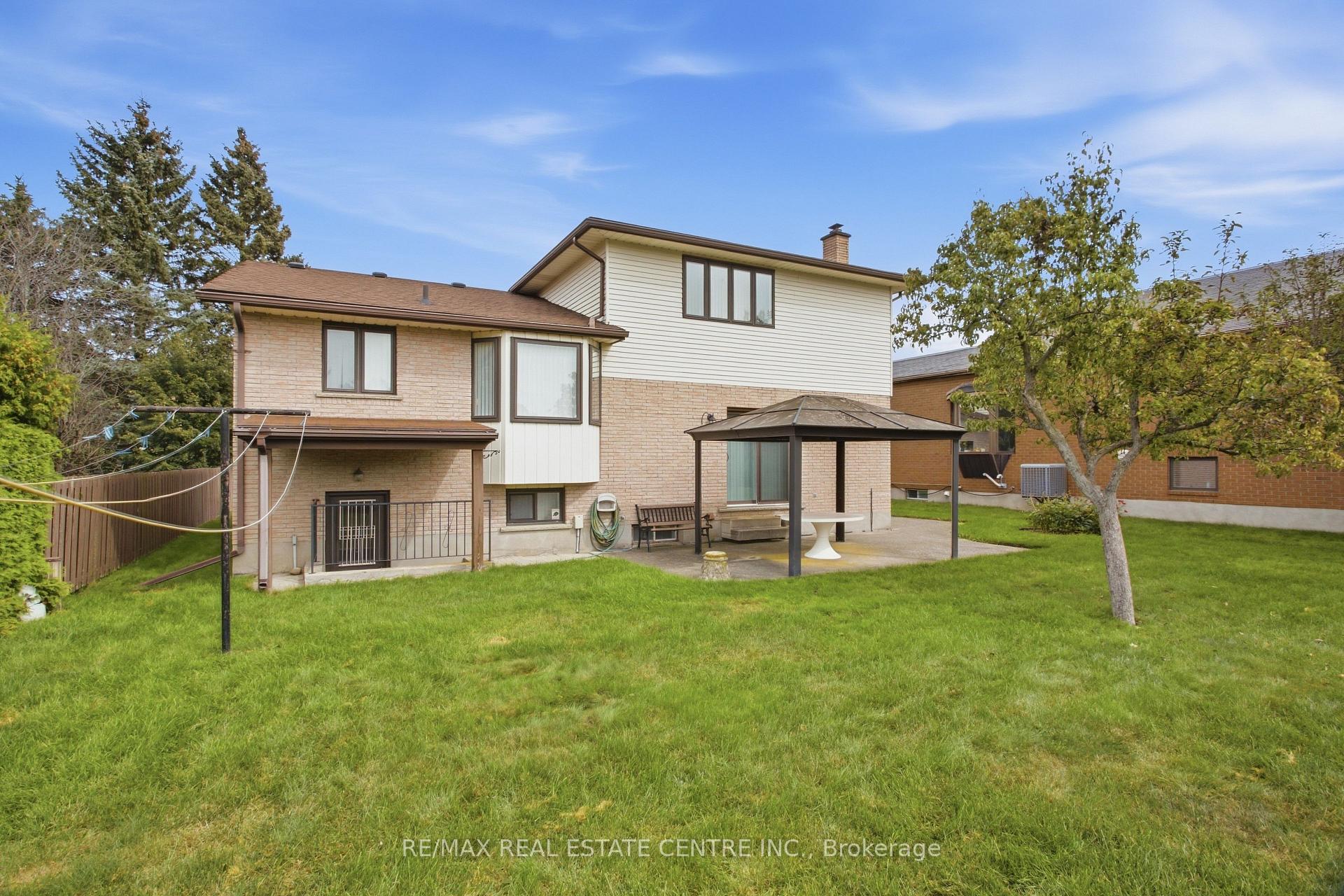Photo 39 of 93 Old Chicopee Drive, Kitchener, Stanley Park — HOMEH