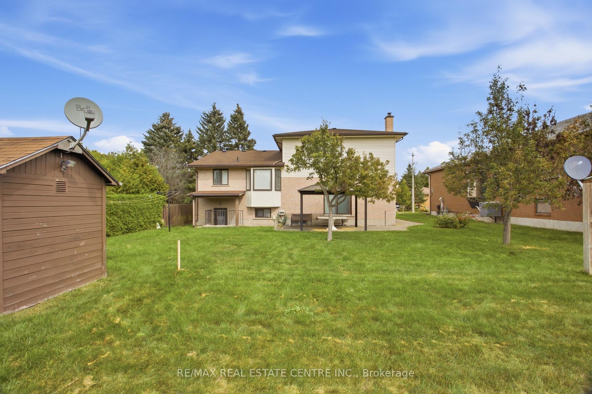 Photo 40 of 93 Old Chicopee Drive, Kitchener, Stanley Park — HOMEH