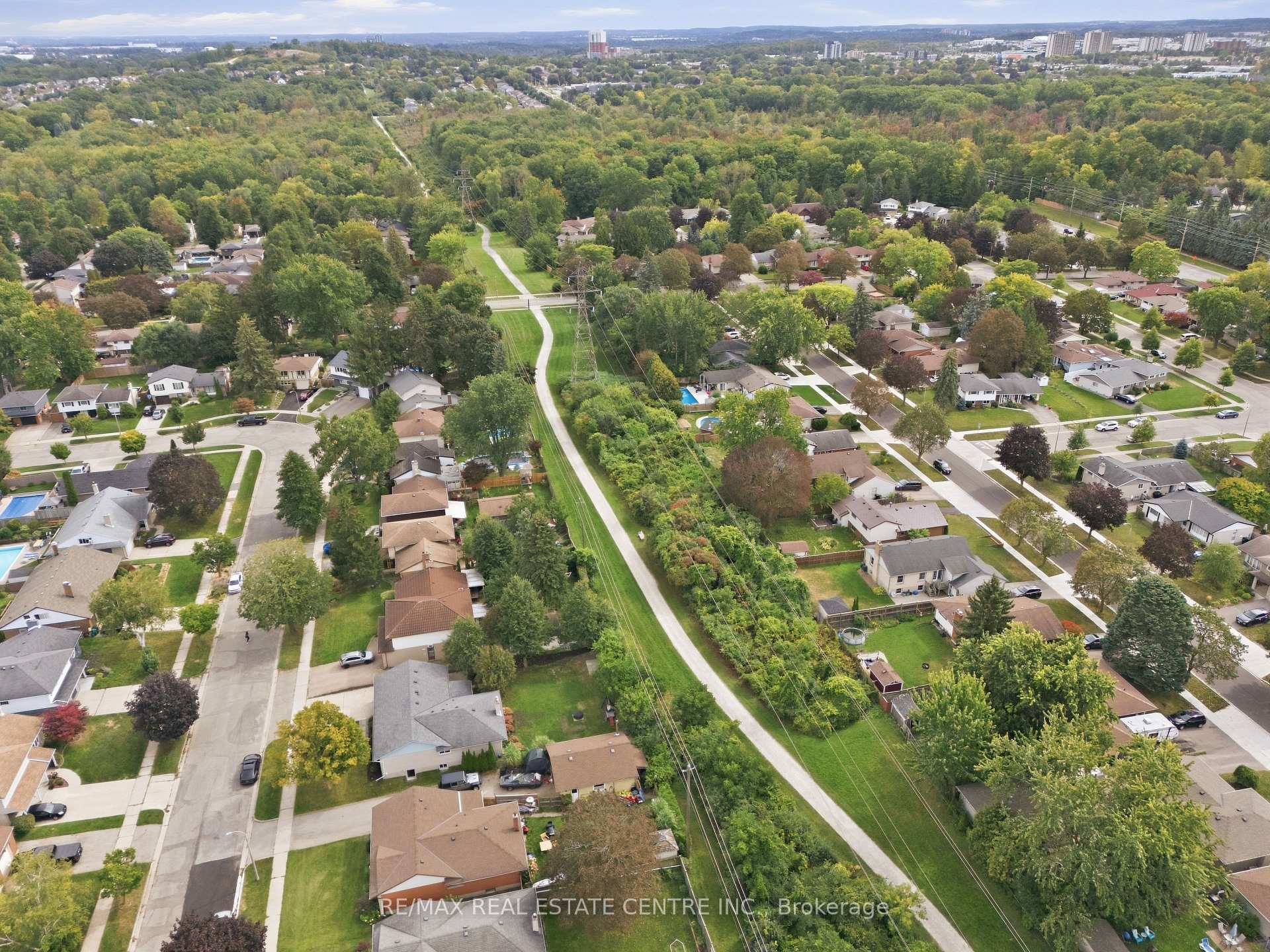 Photo 47 of 93 Old Chicopee Drive, Kitchener, Stanley Park — HOMEH
