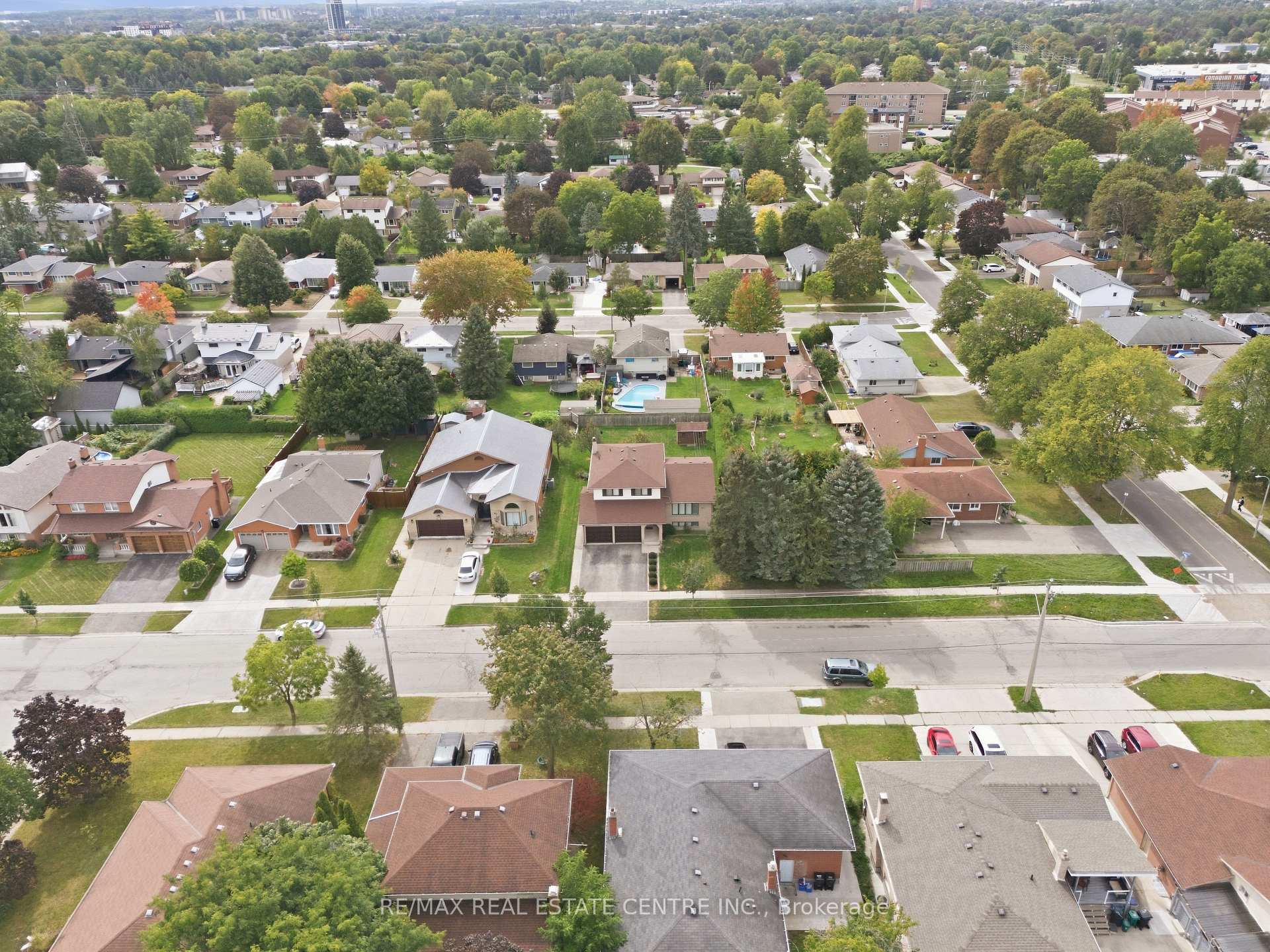 Photo 48 of 93 Old Chicopee Drive, Kitchener, Stanley Park — HOMEH