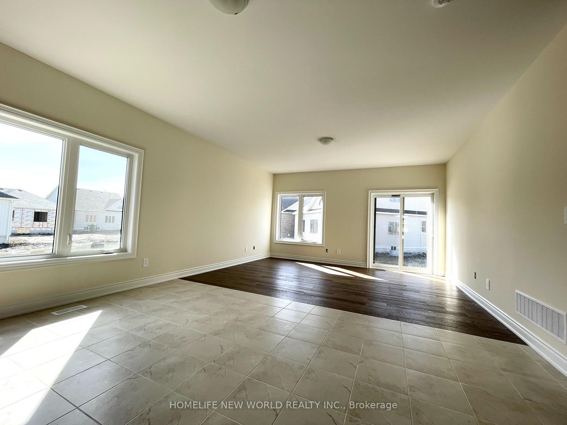 Photo 8 of 15 Schortinghuis Street, Georgina, Sutton & Jackson's Point — HOMEH