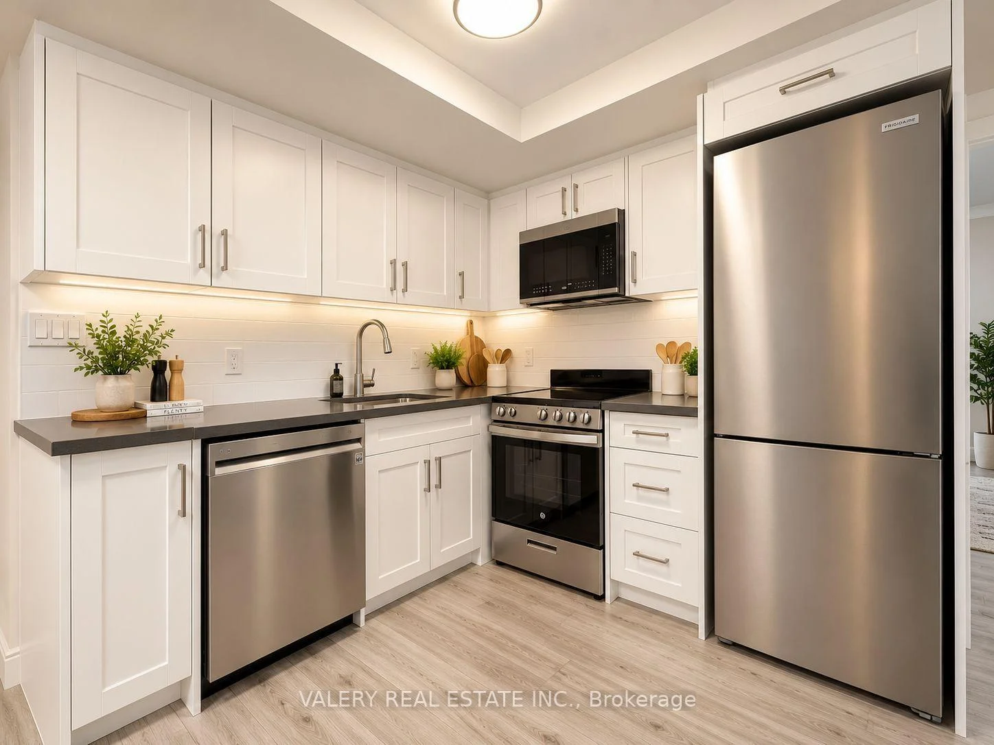 Photo 5 of Unit 105, 177 St. George Street, Toronto, The Annex — HOMEH