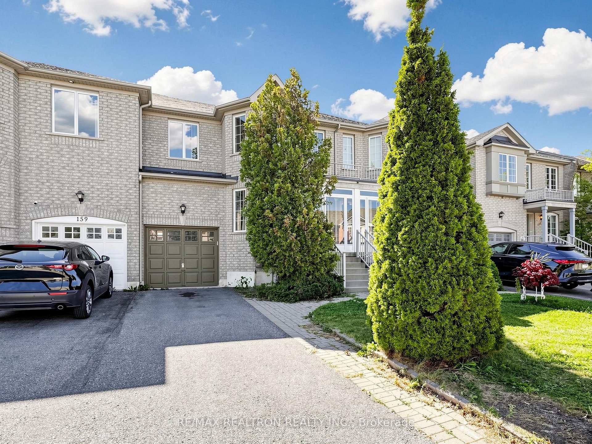Photo 2 of 157 Nahanni Drive, Richmond Hill, Langstaff — HOMEH