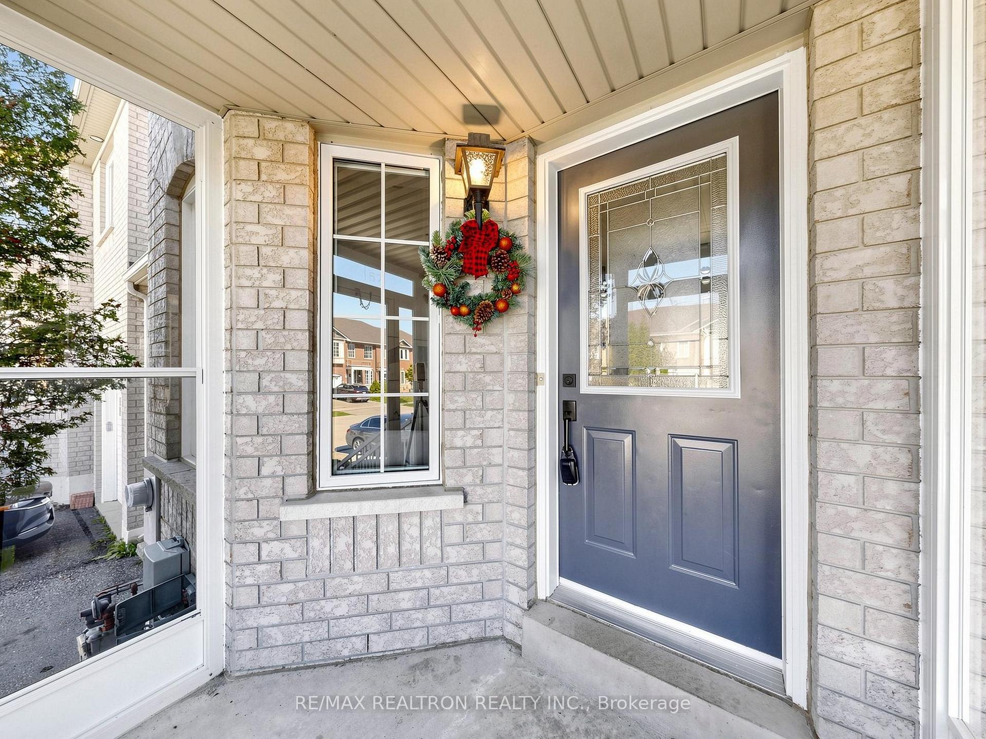 Photo 3 of 157 Nahanni Drive, Richmond Hill, Langstaff — HOMEH