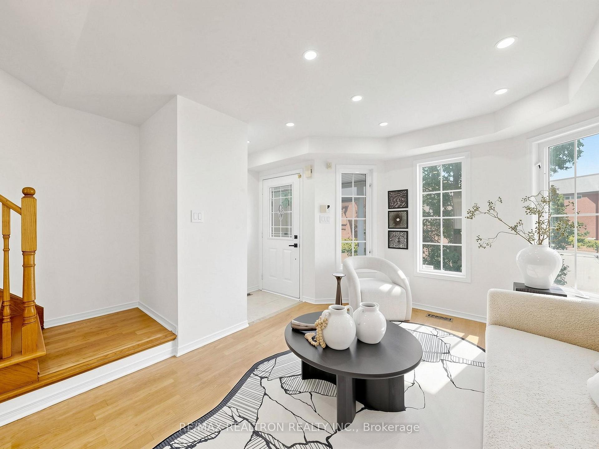 Photo 6 of 157 Nahanni Drive, Richmond Hill, Langstaff — HOMEH