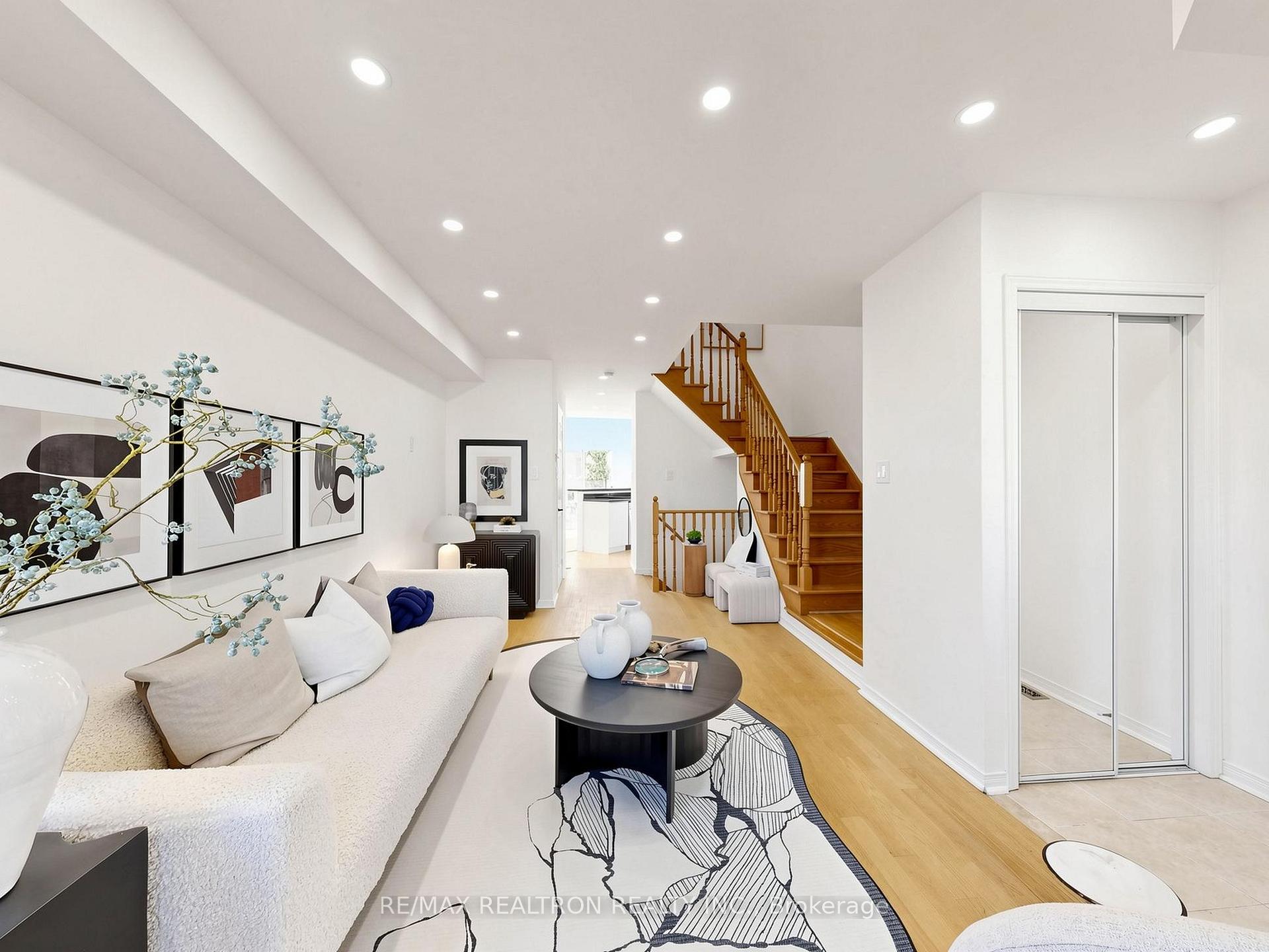 Photo 9 of 157 Nahanni Drive, Richmond Hill, Langstaff — HOMEH