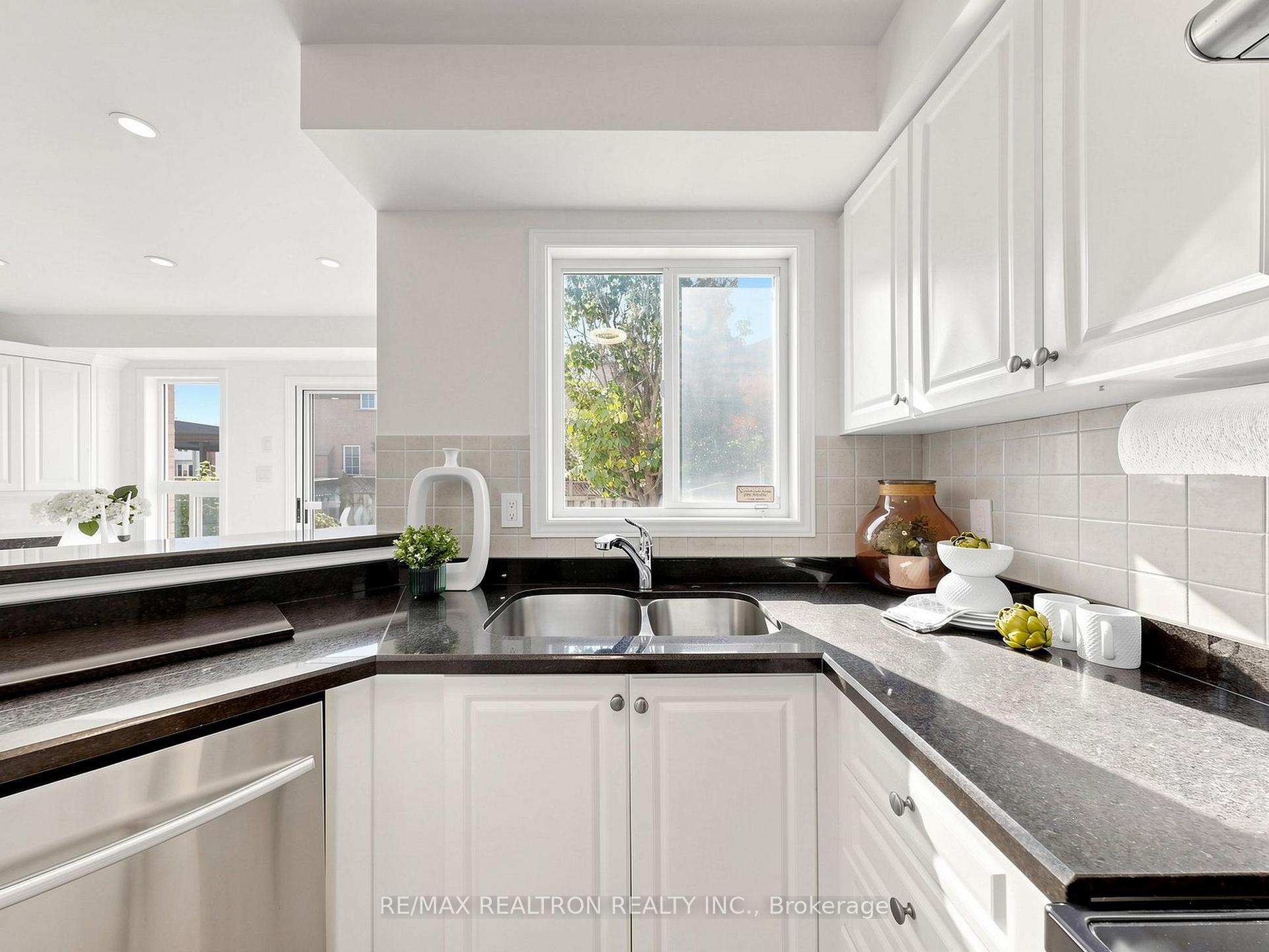 Photo 11 of 157 Nahanni Drive, Richmond Hill, Langstaff — HOMEH