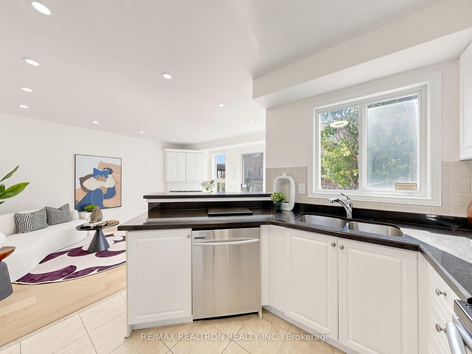 Photo 12 of 157 Nahanni Drive, Richmond Hill, Langstaff — HOMEH