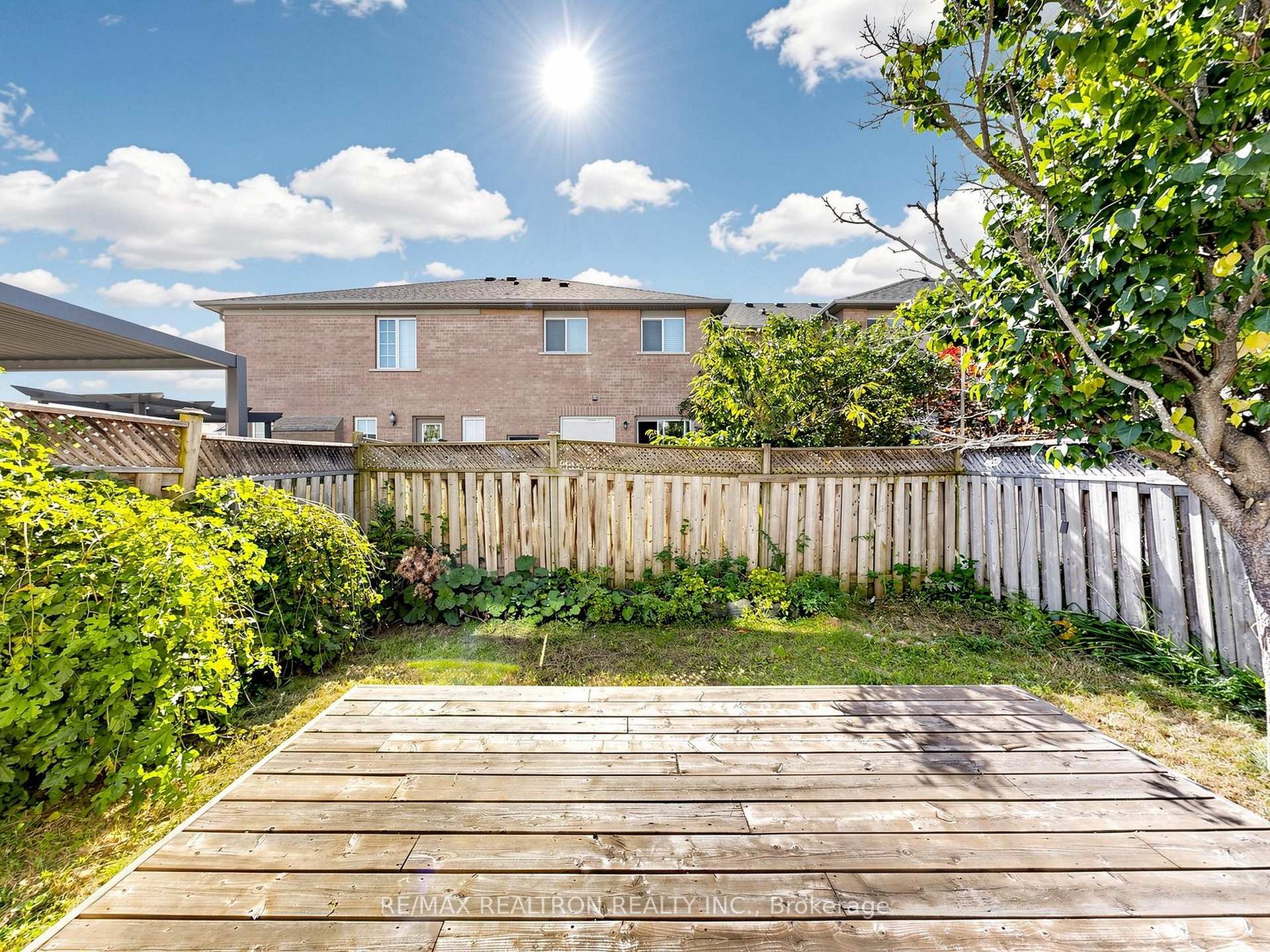 Photo 49 of 157 Nahanni Drive, Richmond Hill, Langstaff — HOMEH