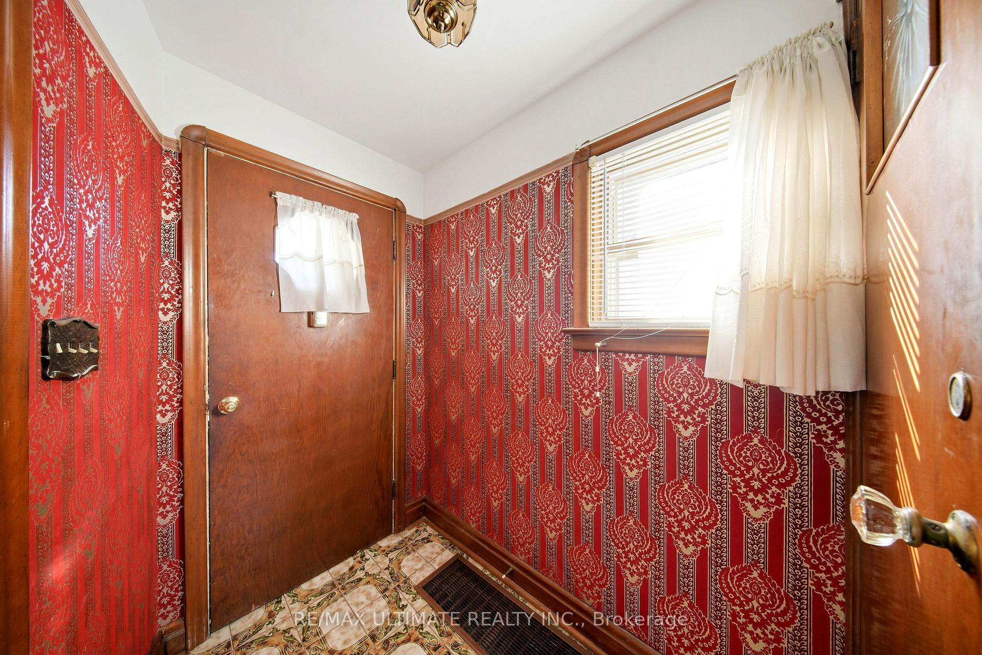 Photo 5 of 500 Northcliffe Boulevard, Toronto, Oakwood Village — HOMEH