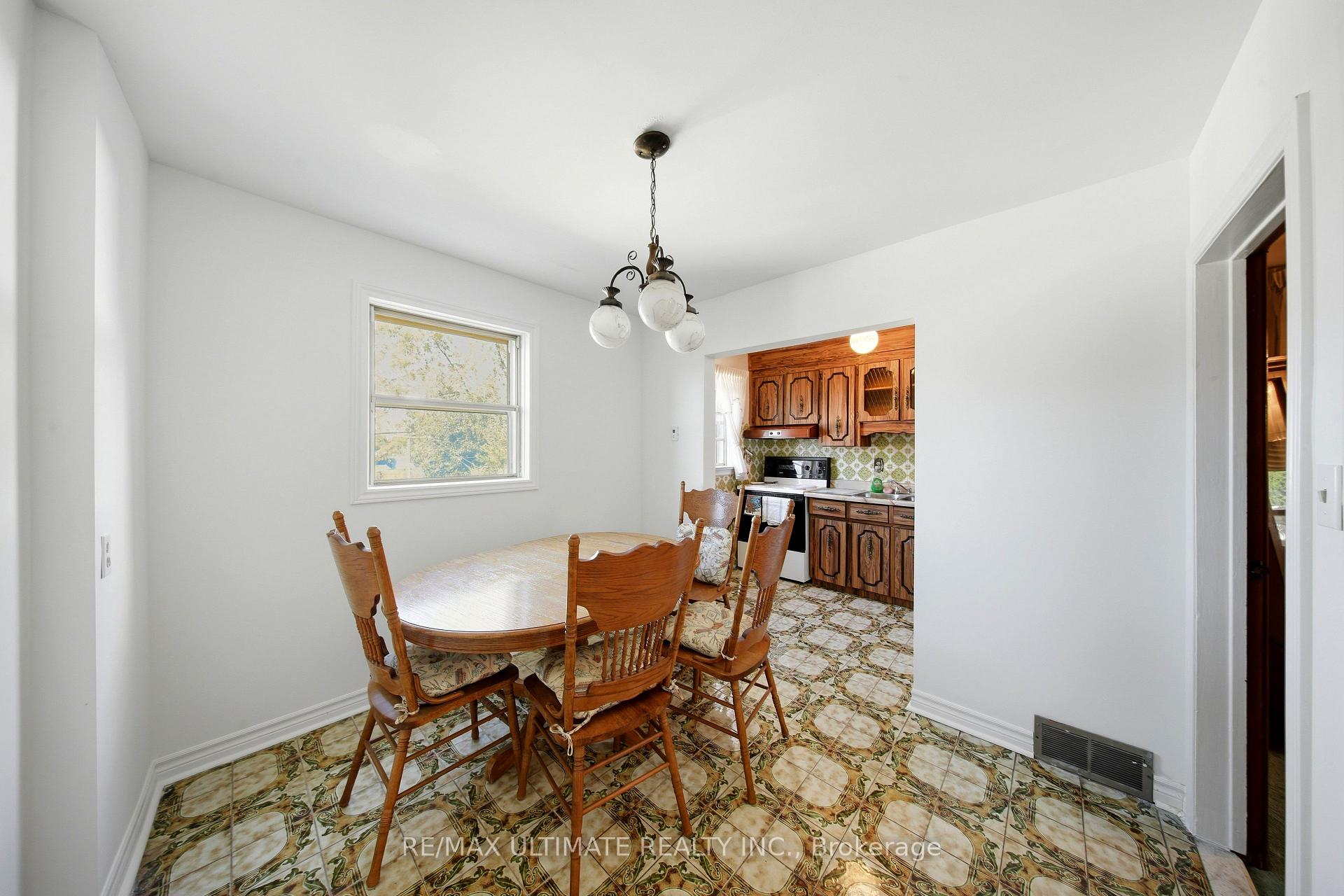 Photo 12 of 500 Northcliffe Boulevard, Toronto, Oakwood Village — HOMEH