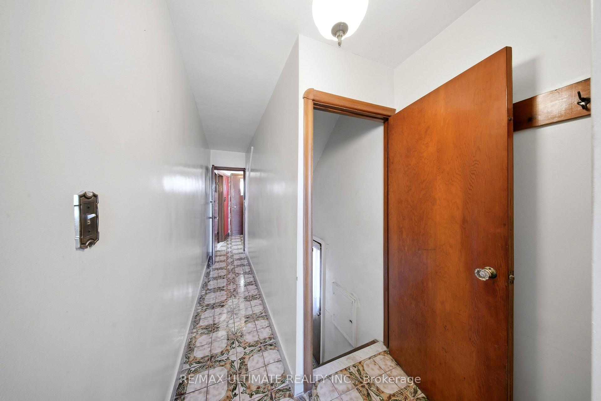 Photo 15 of 500 Northcliffe Boulevard, Toronto, Oakwood Village — HOMEH