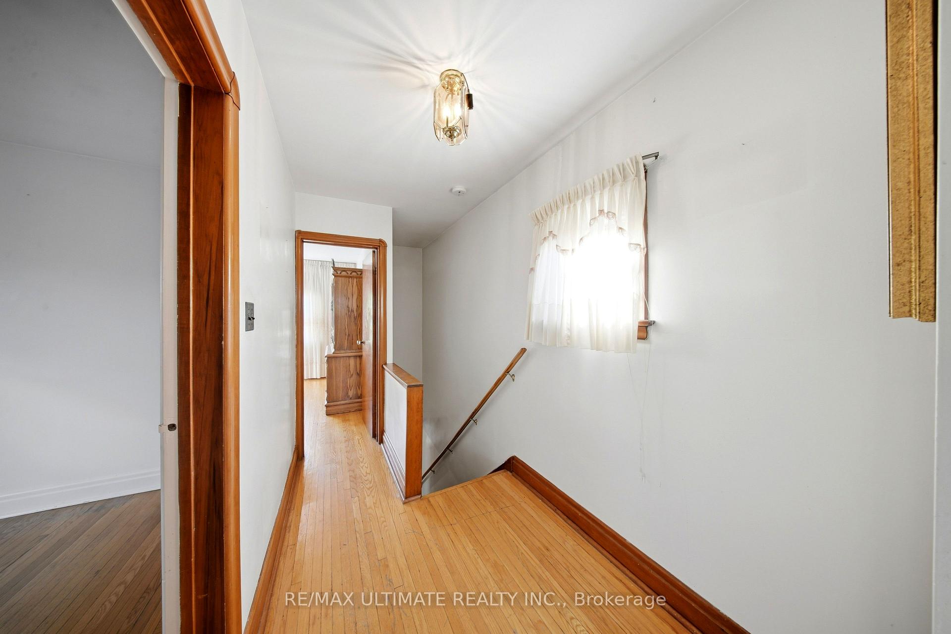 Photo 16 of 500 Northcliffe Boulevard, Toronto, Oakwood Village — HOMEH