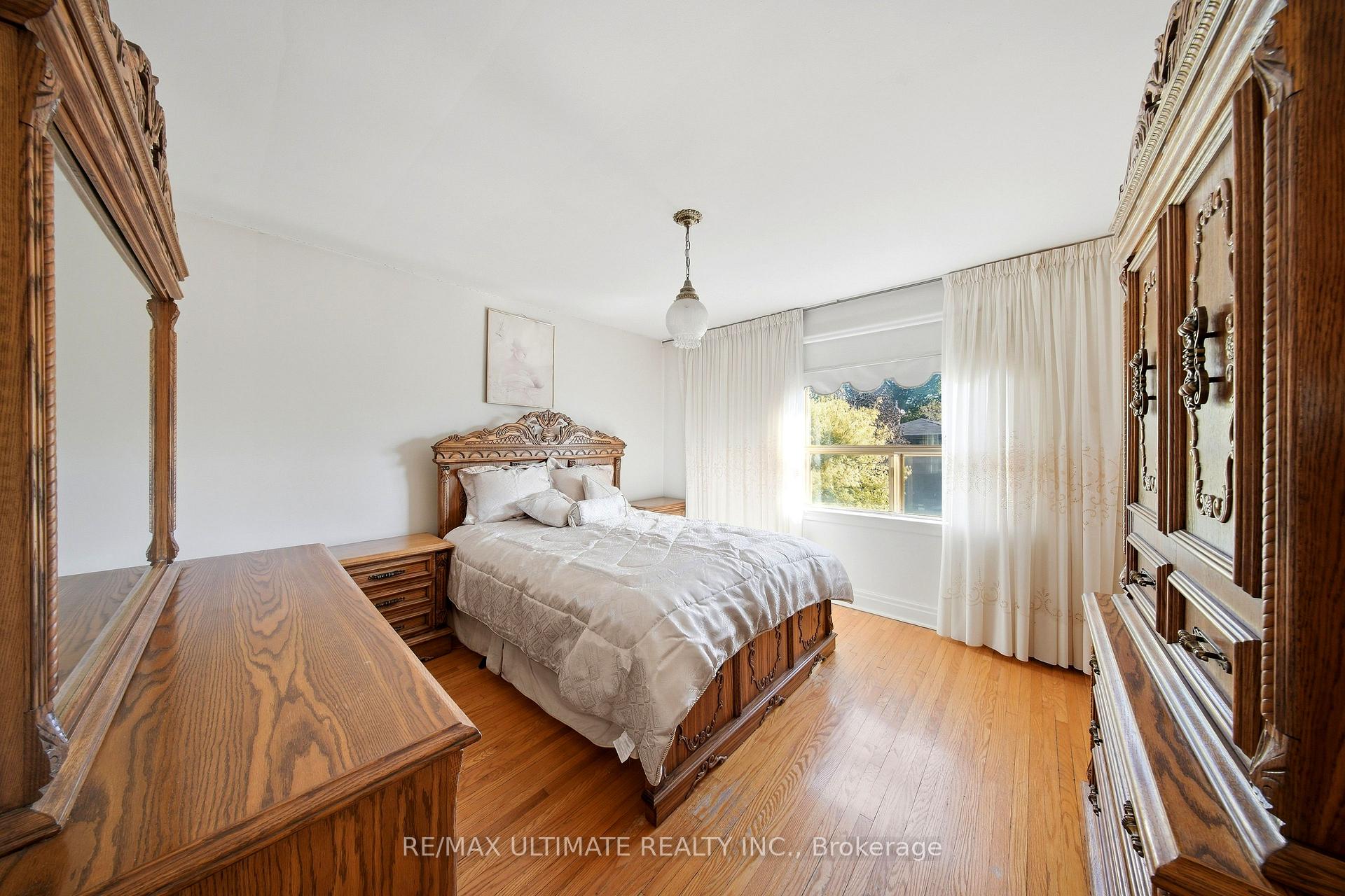 Photo 17 of 500 Northcliffe Boulevard, Toronto, Oakwood Village — HOMEH