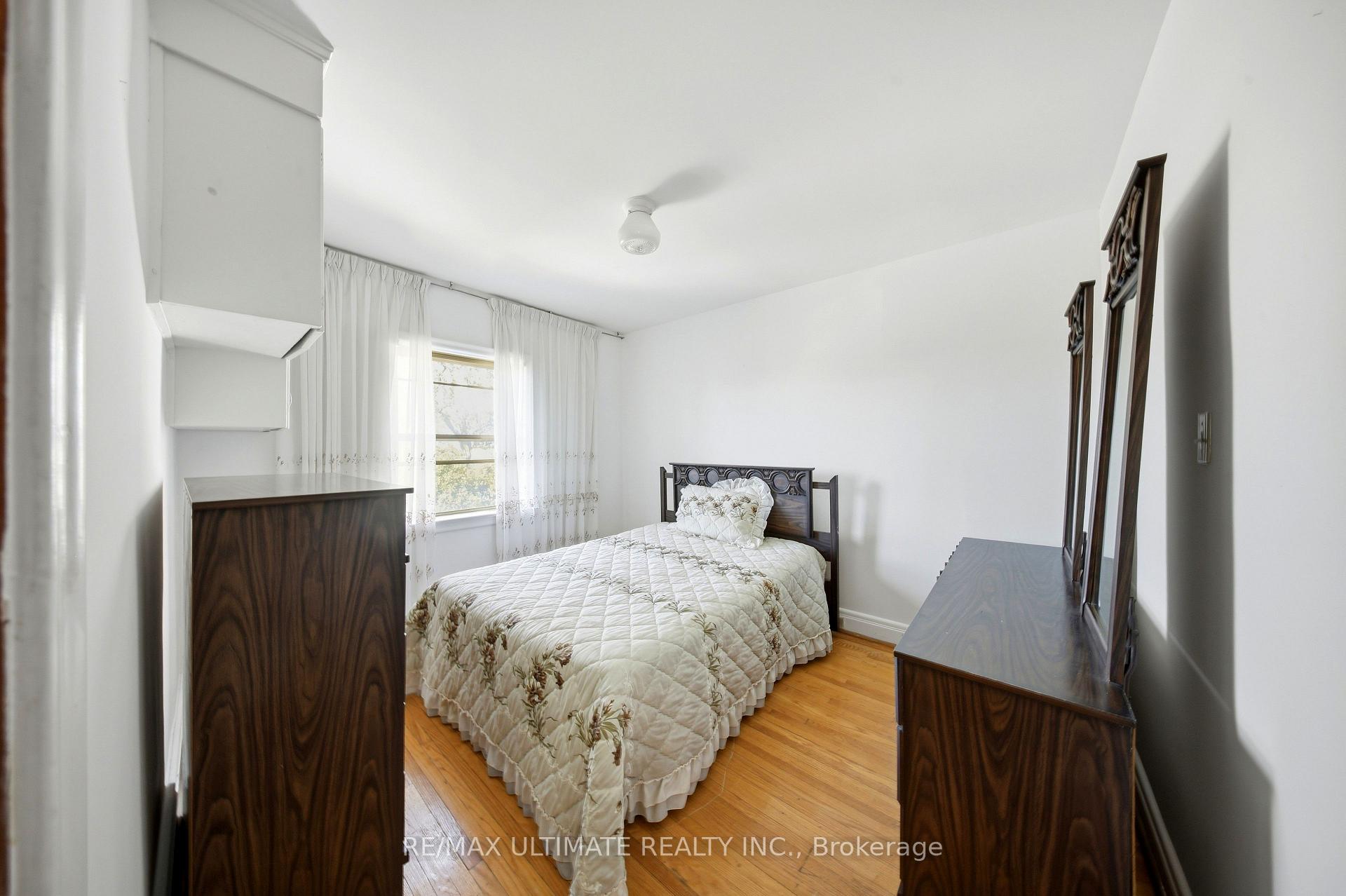 Photo 20 of 500 Northcliffe Boulevard, Toronto, Oakwood Village — HOMEH