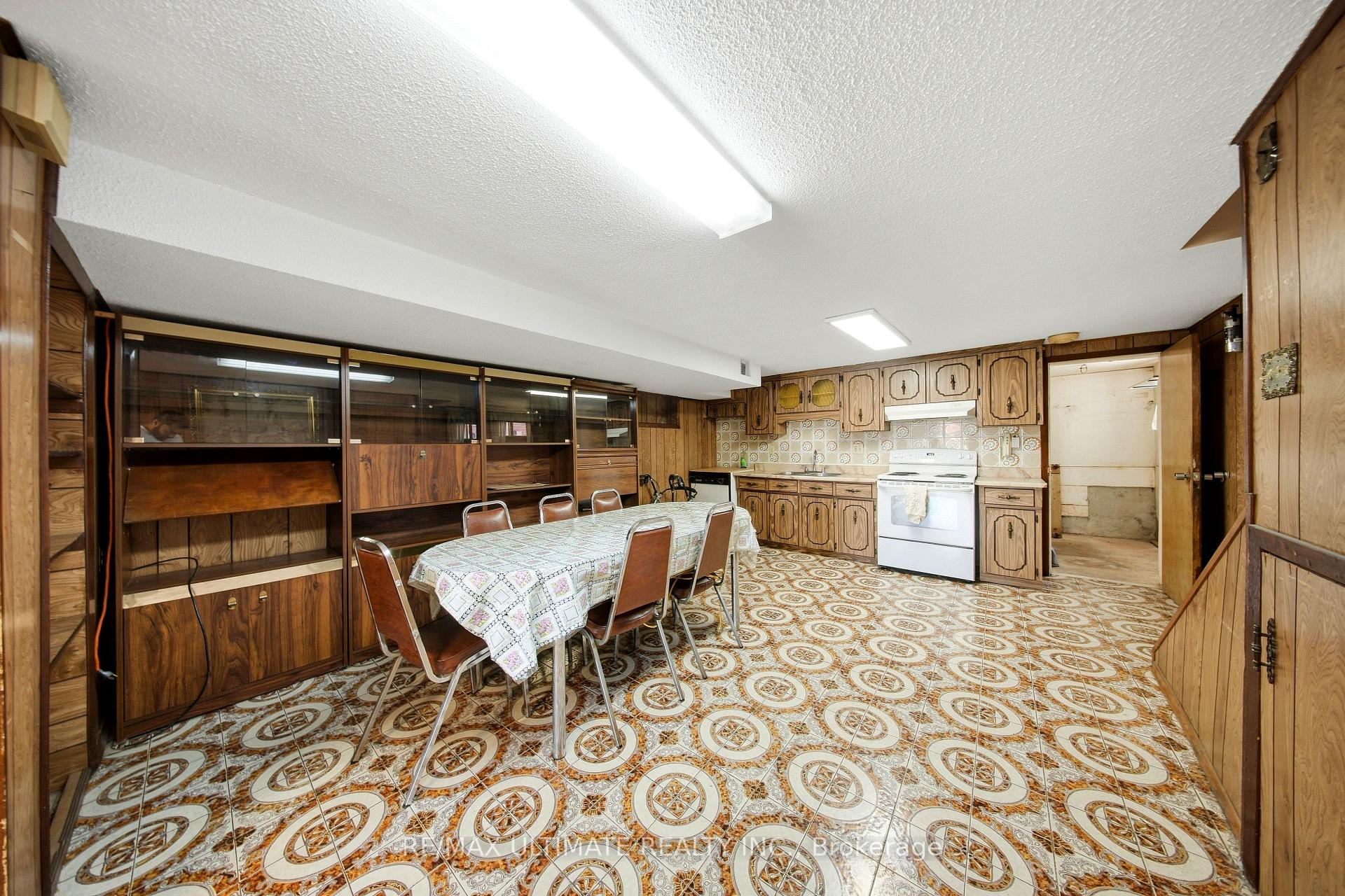 Photo 24 of 500 Northcliffe Boulevard, Toronto, Oakwood Village — HOMEH