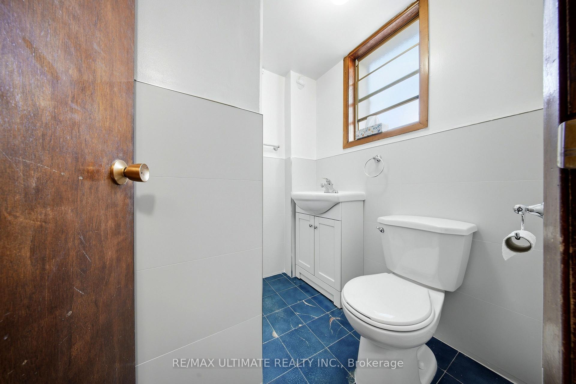 Photo 28 of 500 Northcliffe Boulevard, Toronto, Oakwood Village — HOMEH