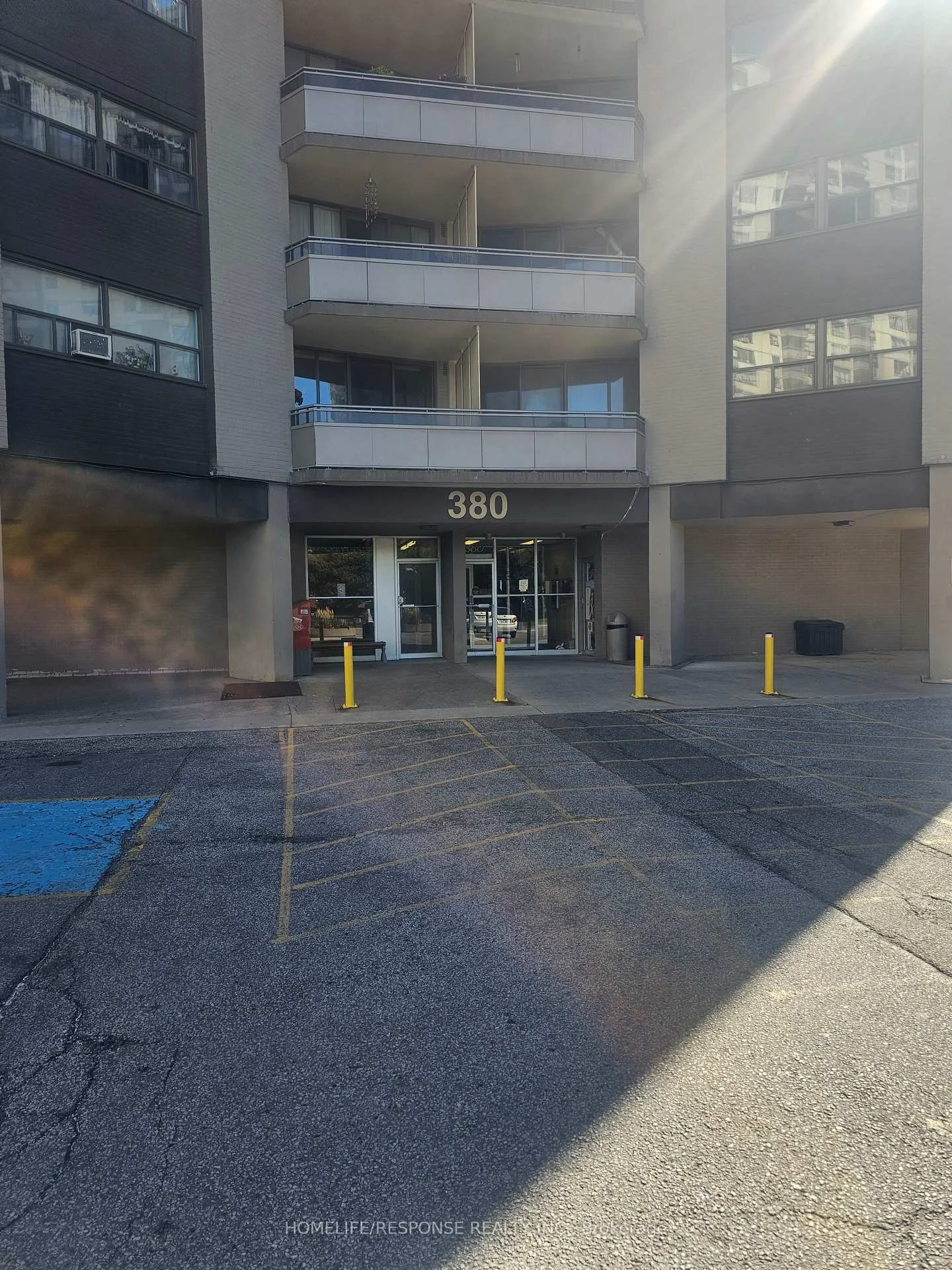 Photo 15 of Unit 1903, 390 Dixon Road, Etobicoke, Kingsview Village-The Westway — HOMEH