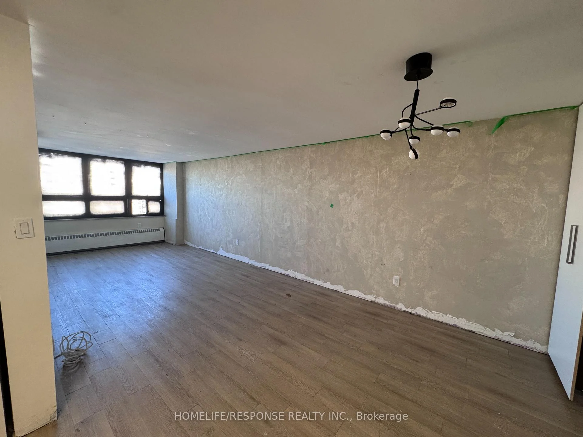 Photo 4 of Unit 1903, 390 Dixon Road, Etobicoke, Kingsview Village-The Westway — HOMEH