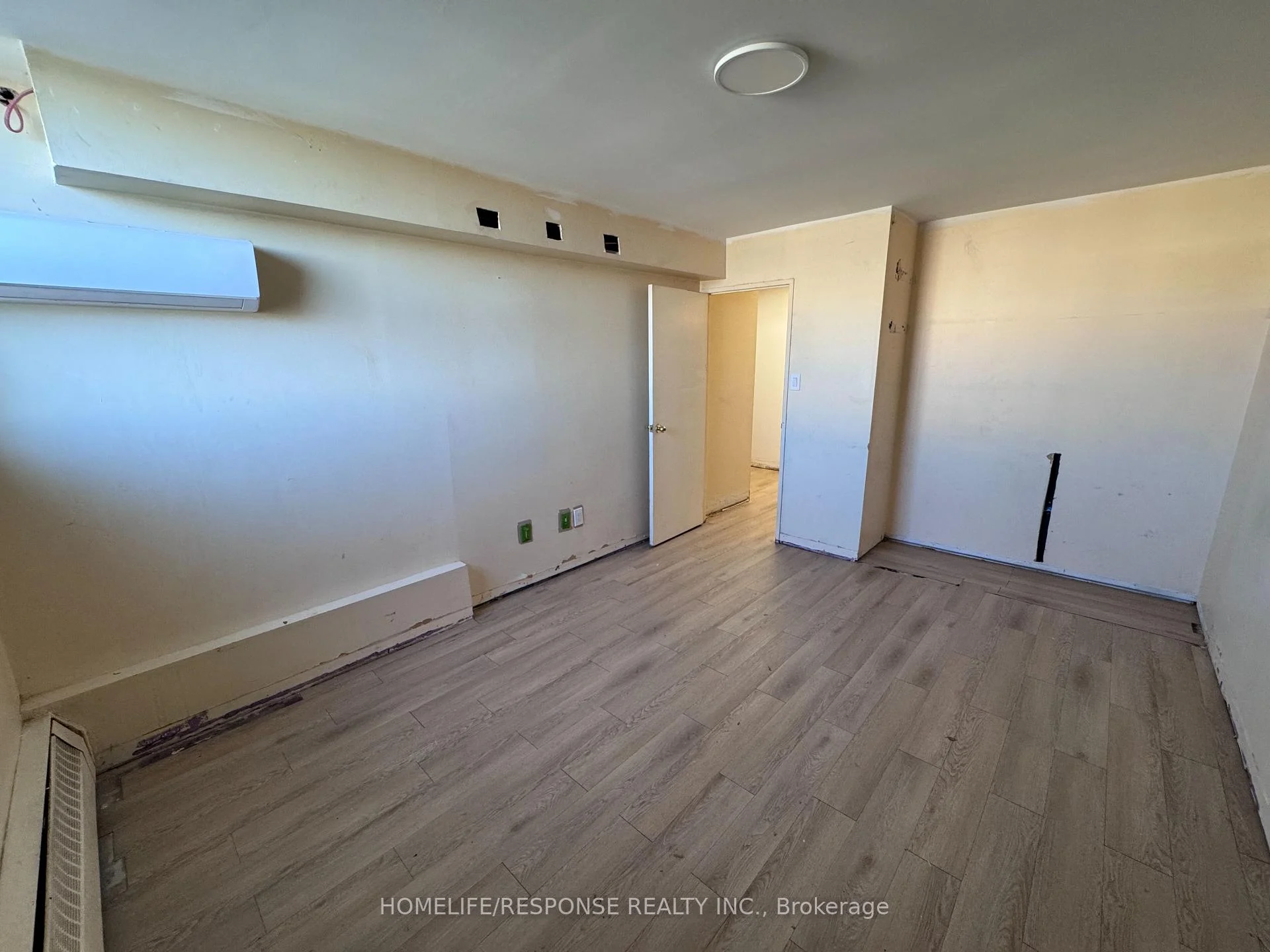 Photo 17 of Unit 1903, 390 Dixon Road, Etobicoke, Kingsview Village-The Westway — HOMEH