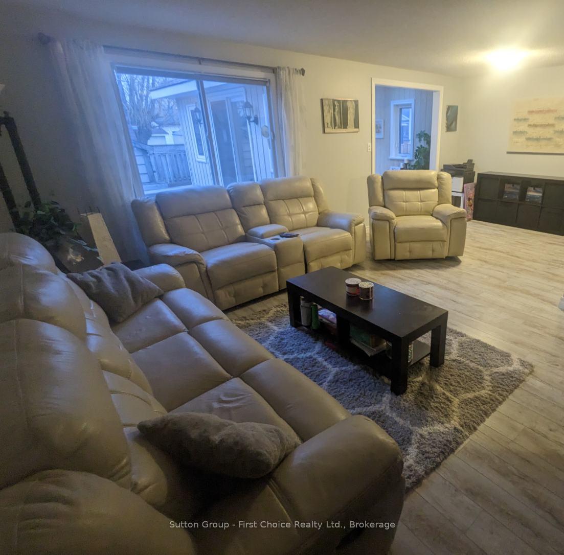 Photo 3 of 18 Moderwell Street, Stratford — HOMEH