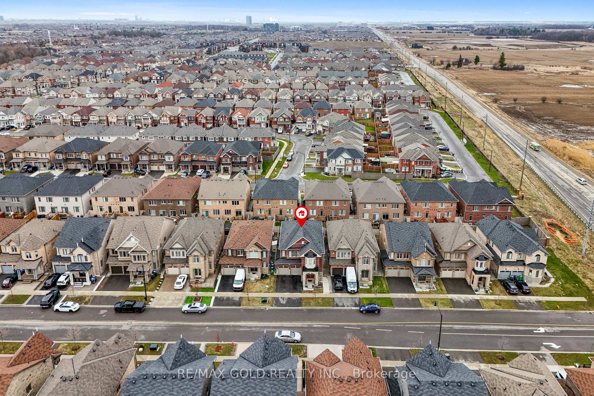 Photo 4 of 9 Goderich Drive, Brampton, Northwest Brampton — HOMEH