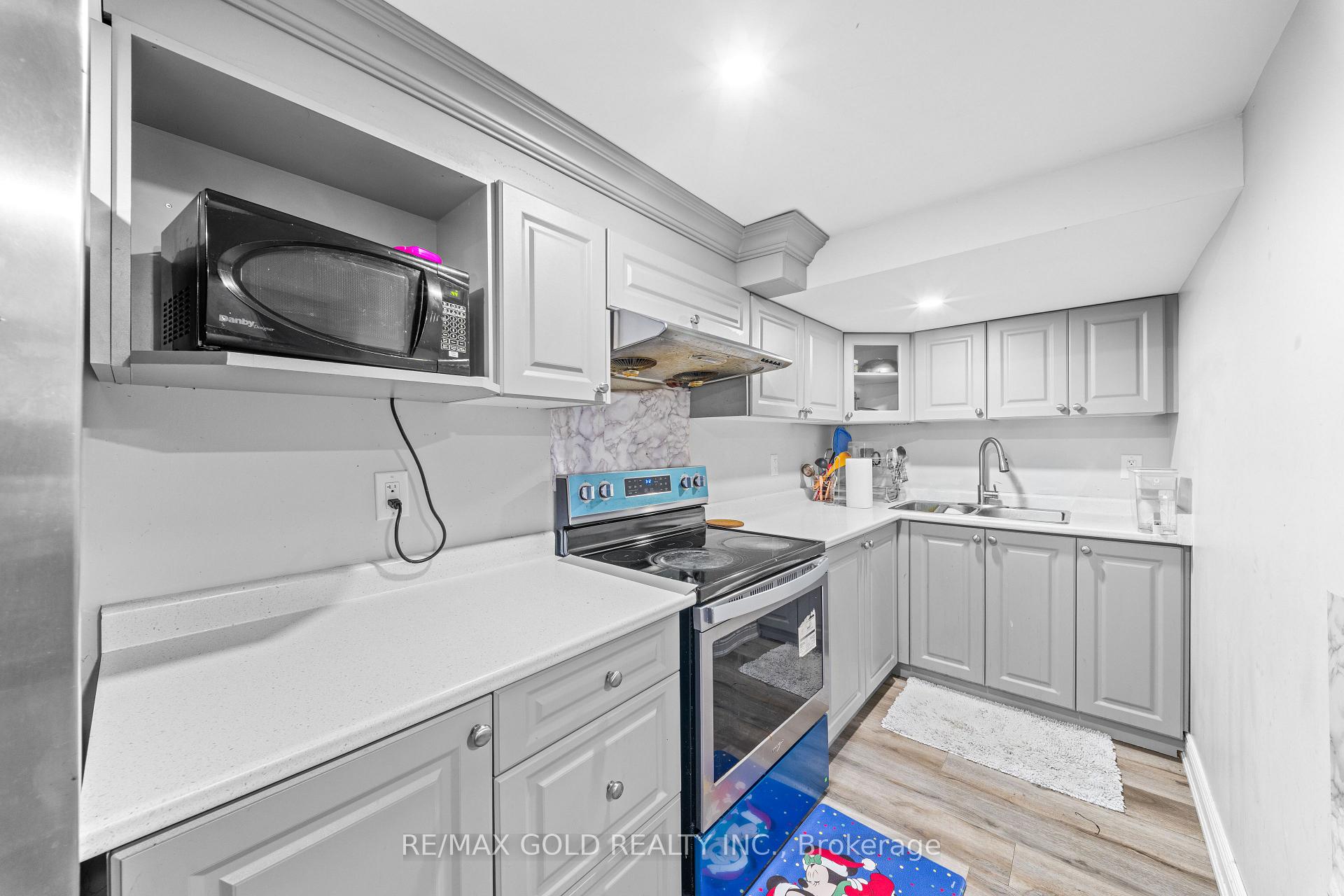 Photo 43 of 9 Goderich Drive, Brampton, Northwest Brampton — HOMEH