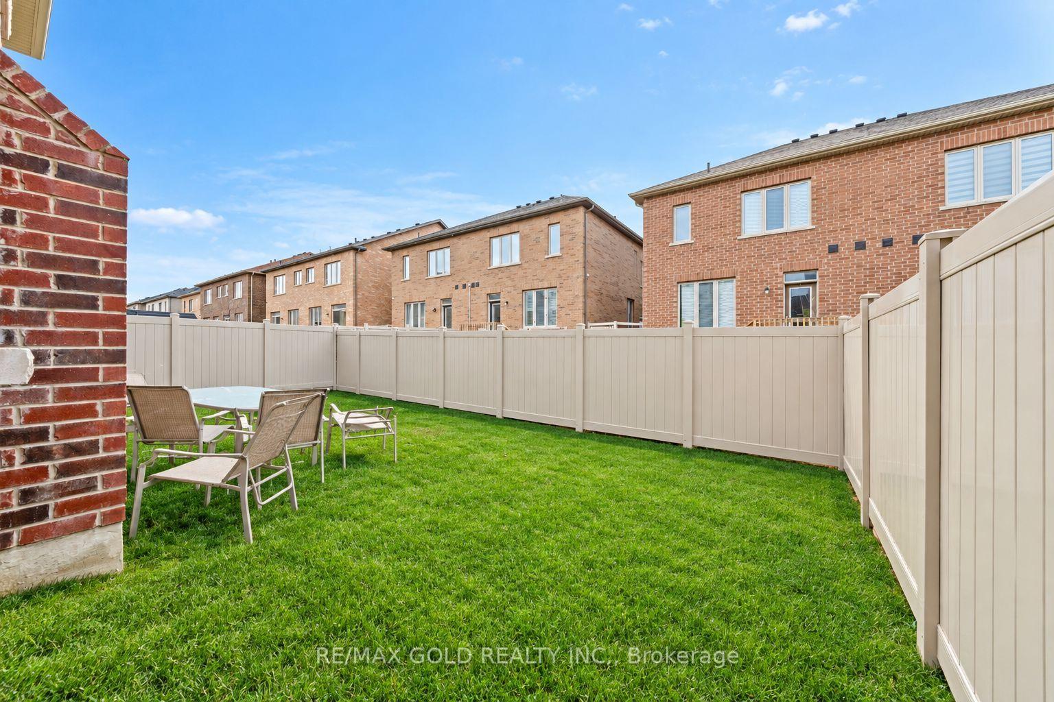 Photo 48 of 9 Goderich Drive, Brampton, Northwest Brampton — HOMEH