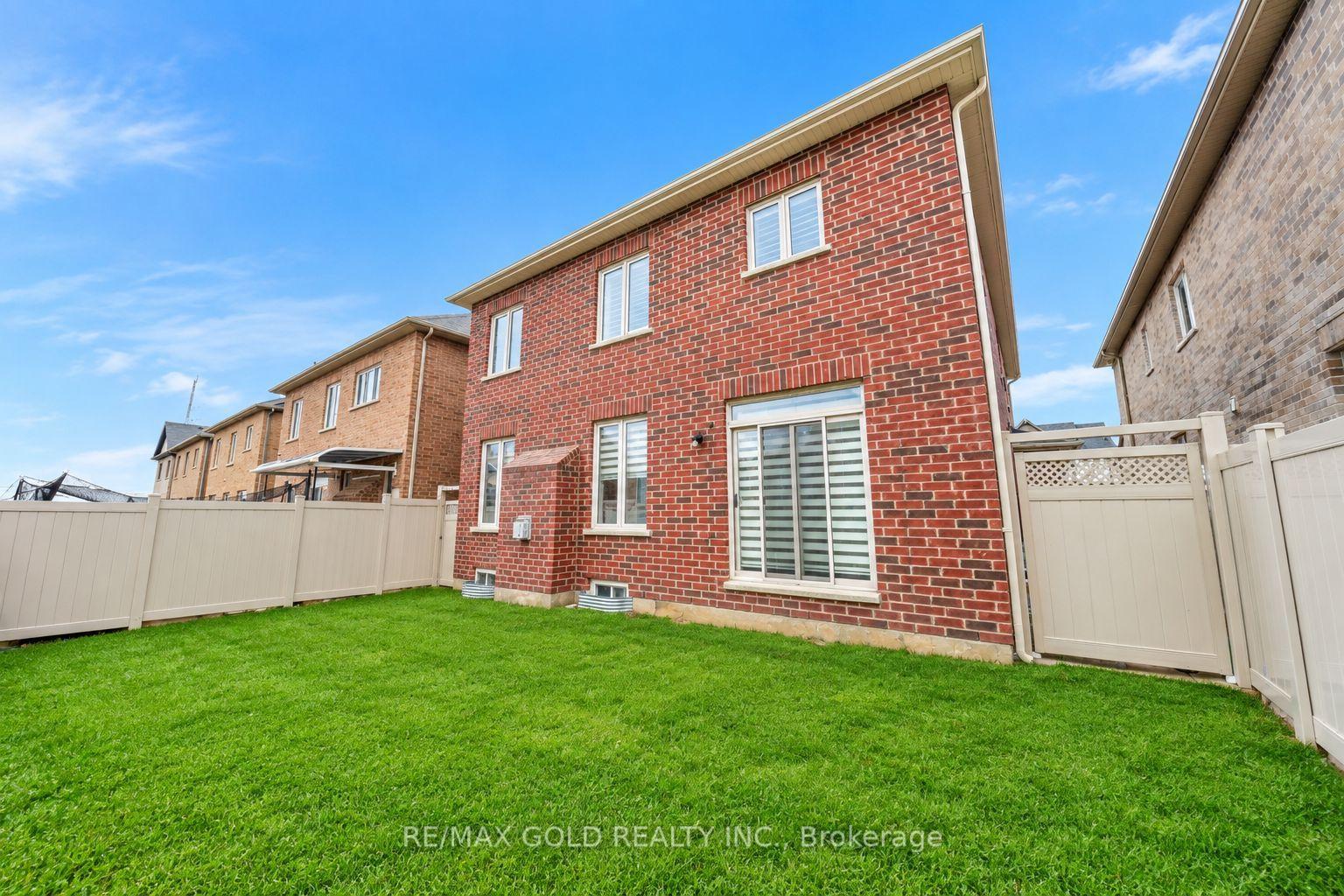 Photo 49 of 9 Goderich Drive, Brampton, Northwest Brampton — HOMEH