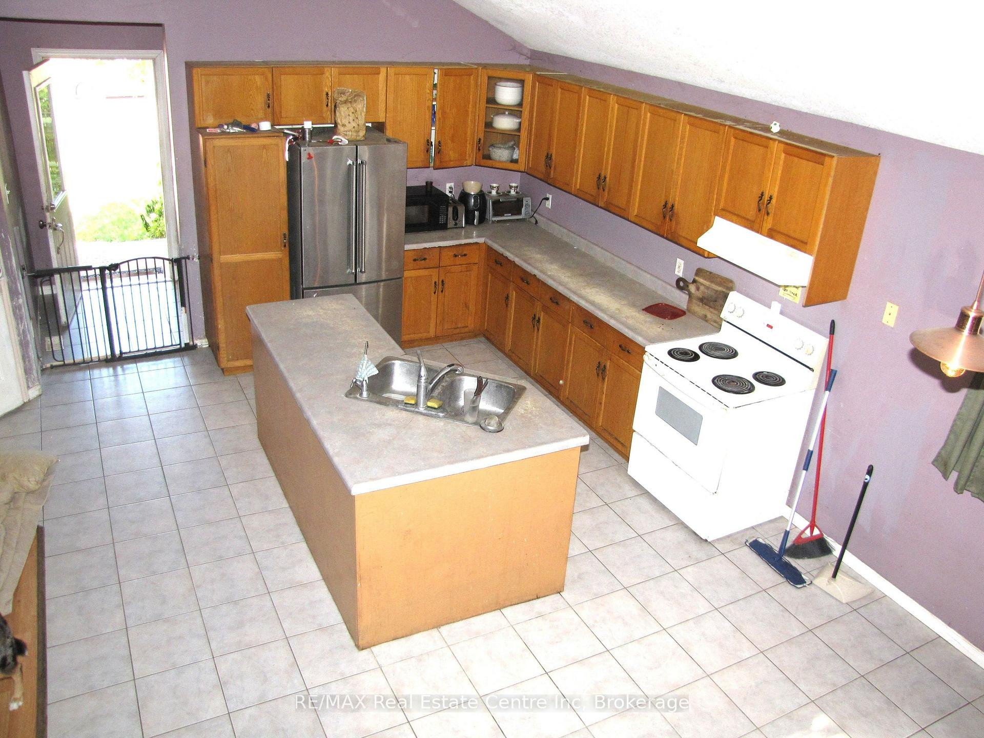 Photo 8 of 171 Deerpath Drive, Guelph, Willow West/Sugarbush/West Acres — HOMEH