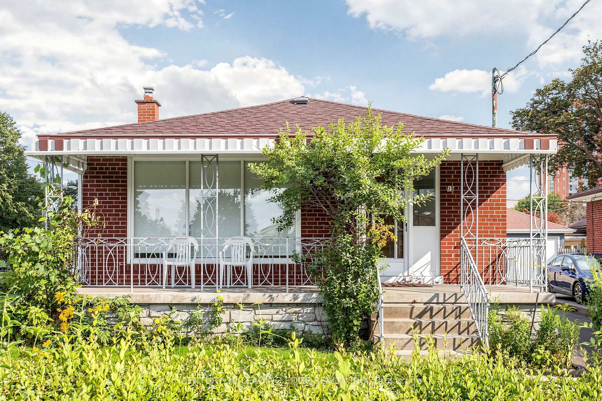 Photo 2 of Unit Upper, 15 Maretta Avenue, Scarborough, Eglinton East — HOMEH