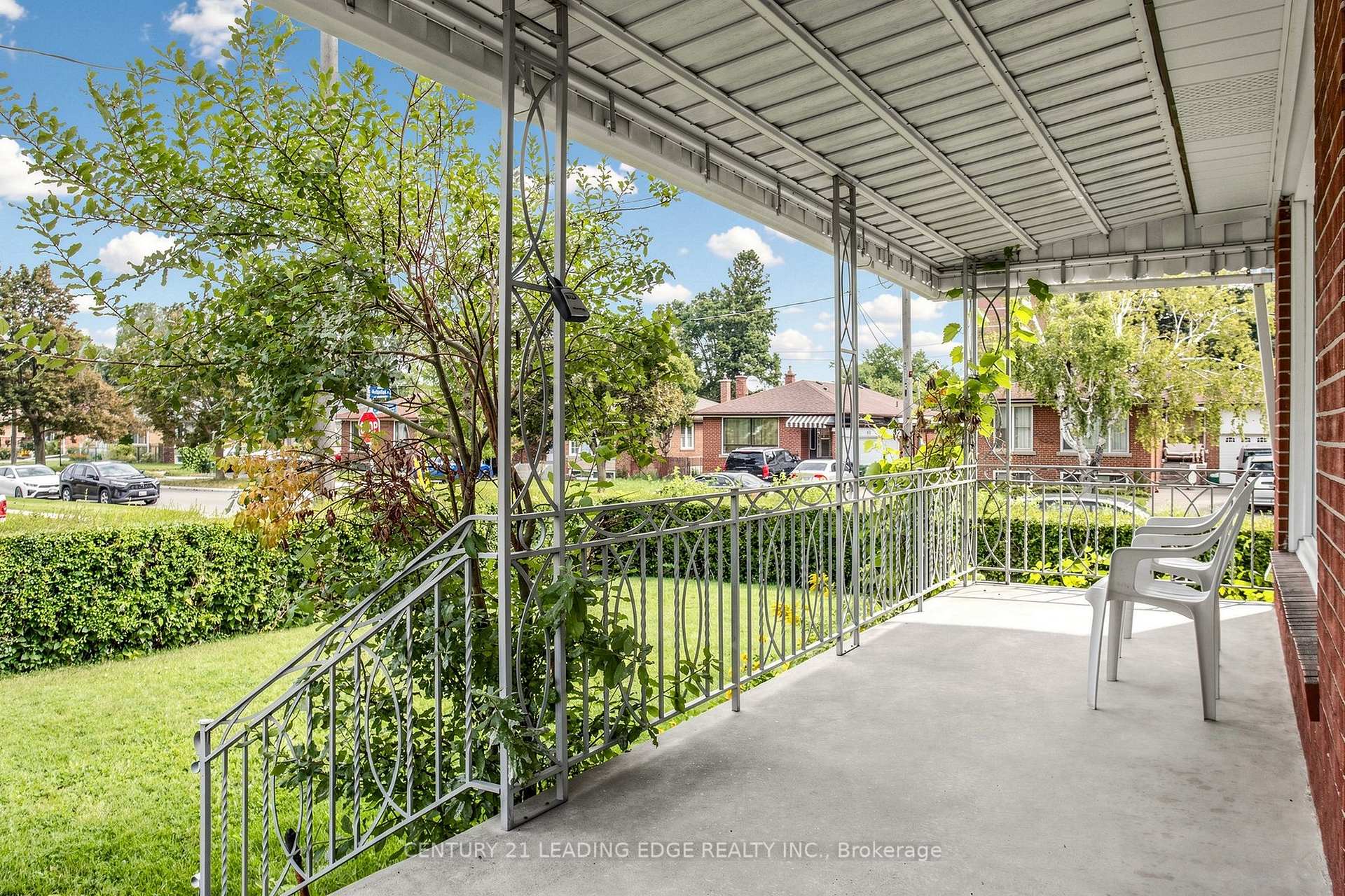 Photo 3 of Unit Upper, 15 Maretta Avenue, Scarborough, Eglinton East — HOMEH