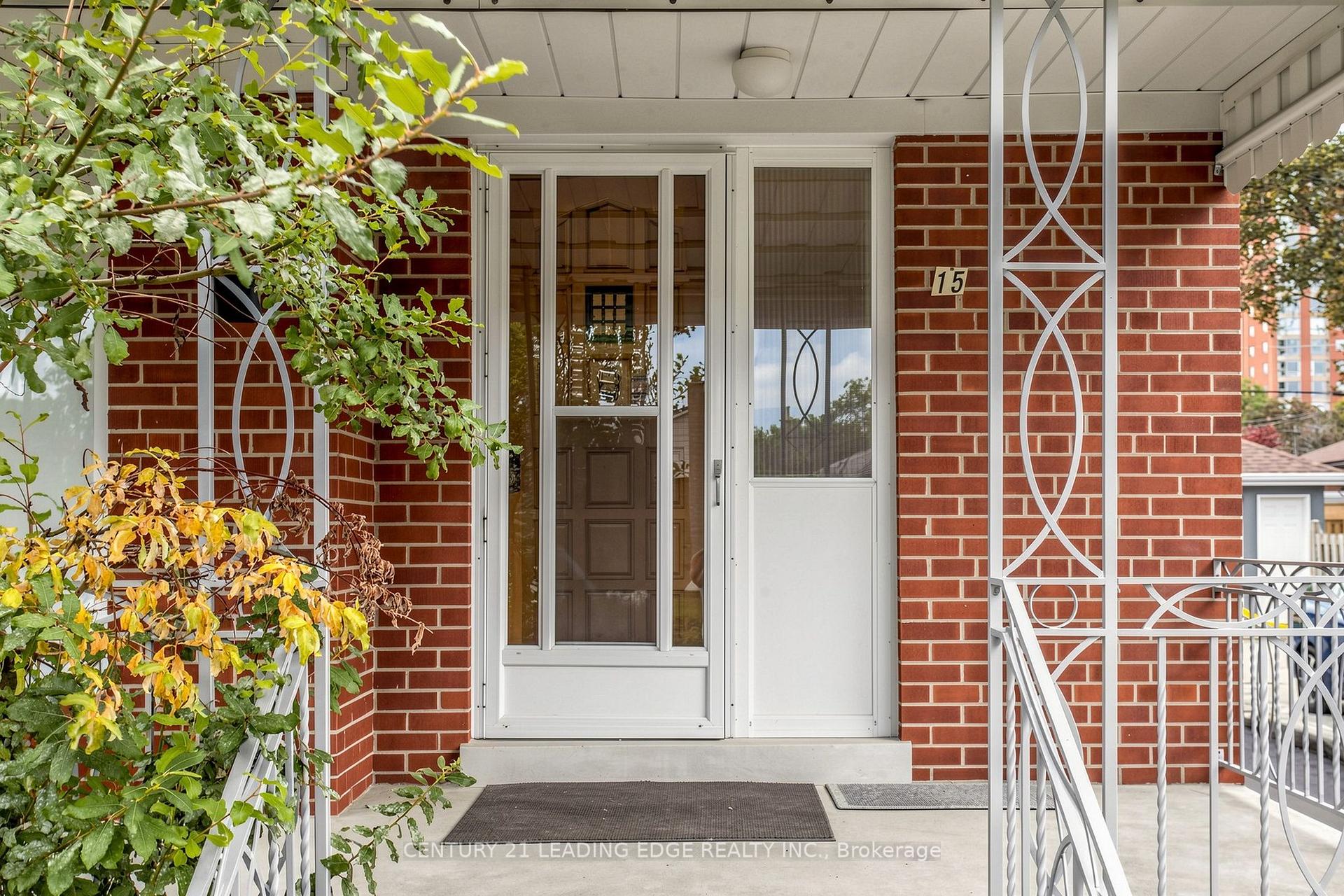 Photo 4 of Unit Upper, 15 Maretta Avenue, Scarborough, Eglinton East — HOMEH