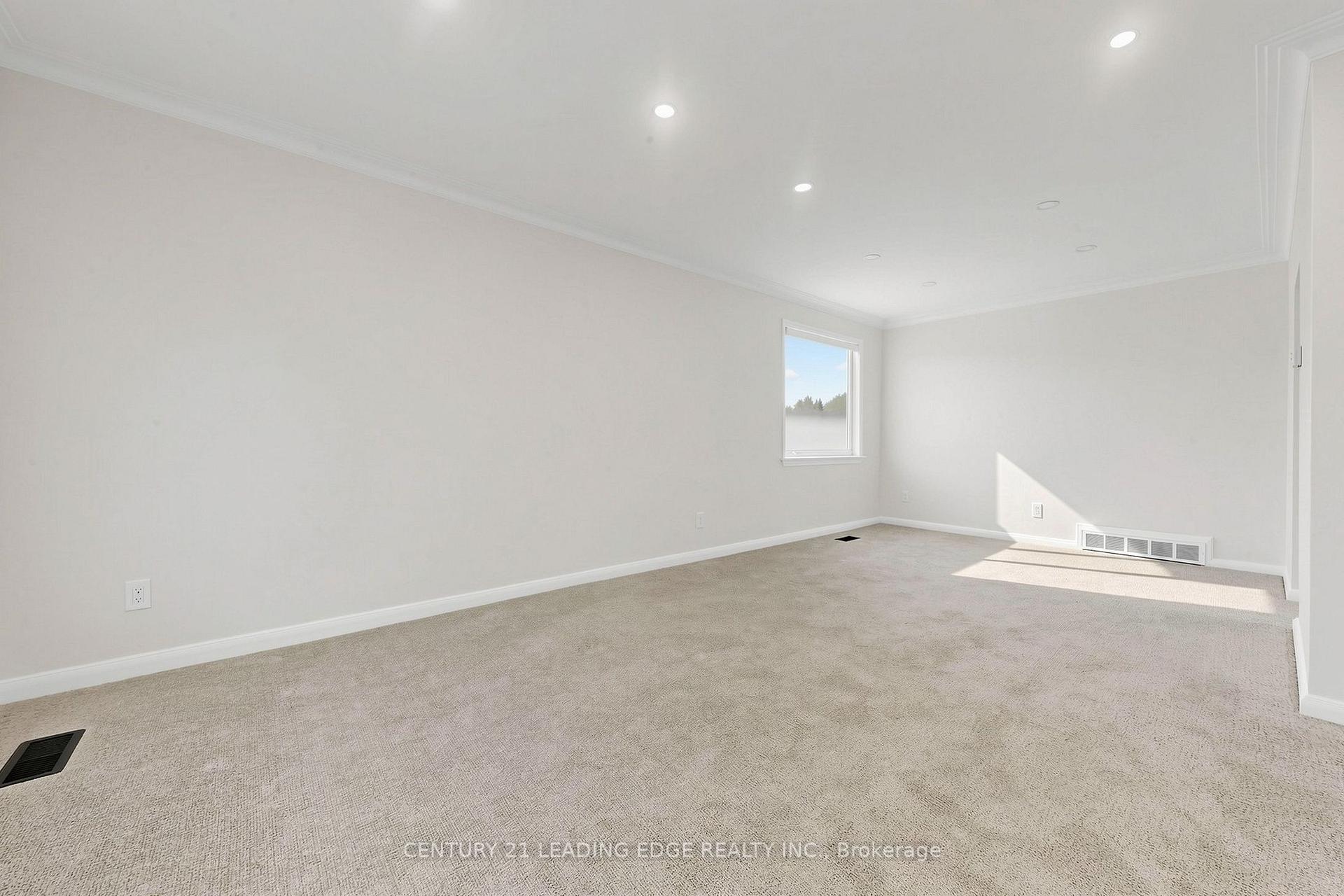 Photo 6 of Unit Upper, 15 Maretta Avenue, Scarborough, Eglinton East — HOMEH