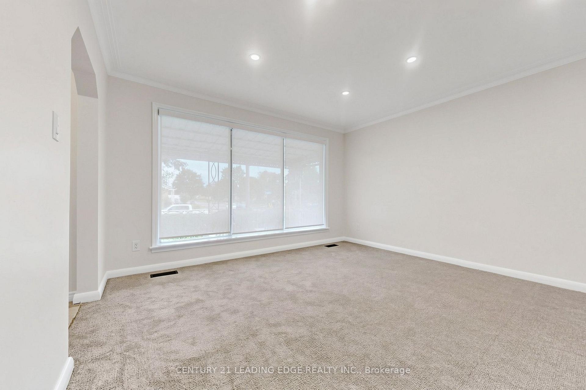 Photo 8 of Unit Upper, 15 Maretta Avenue, Scarborough, Eglinton East — HOMEH